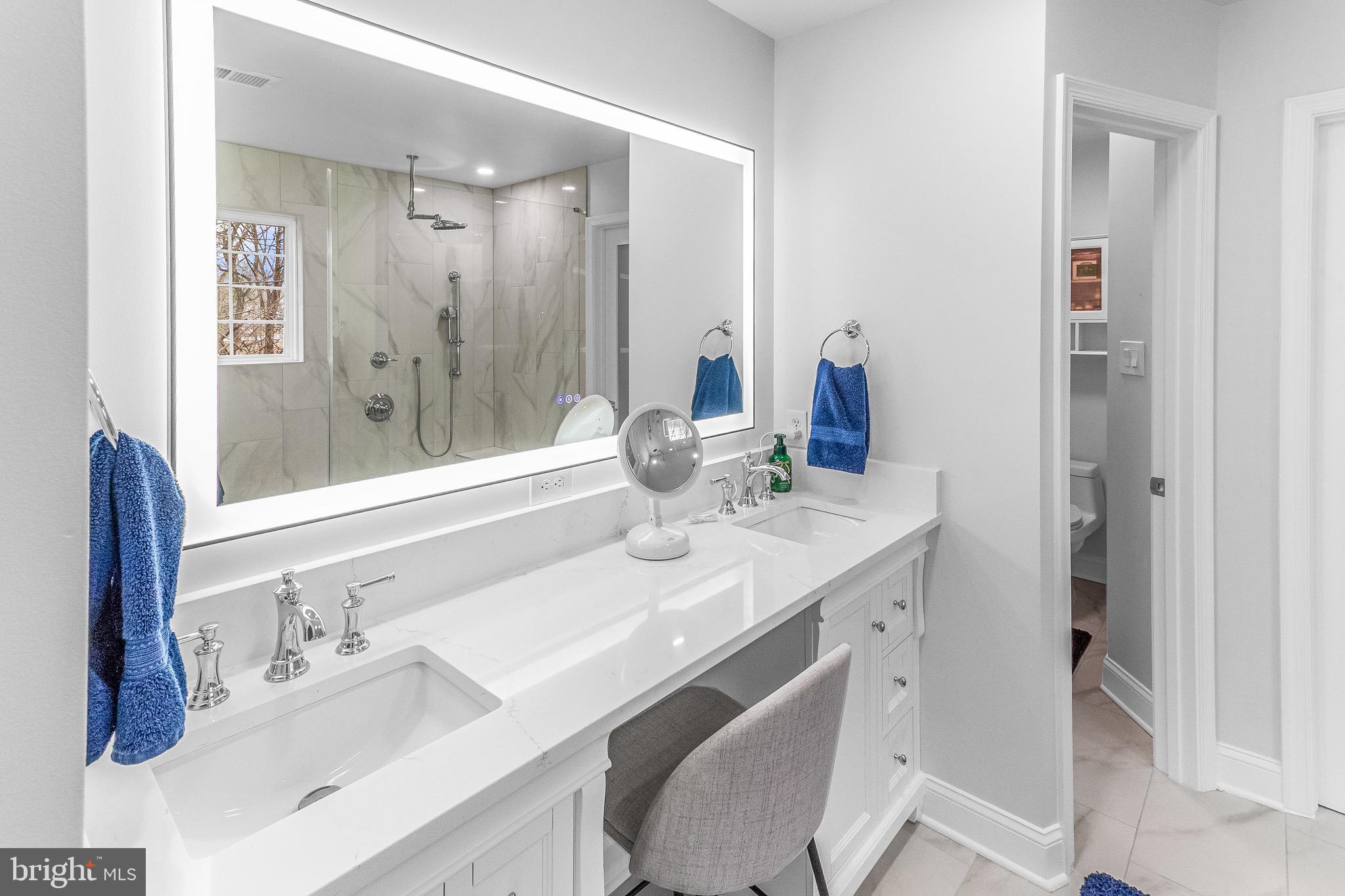 APPLE KNOLLS ESTATES - Residential