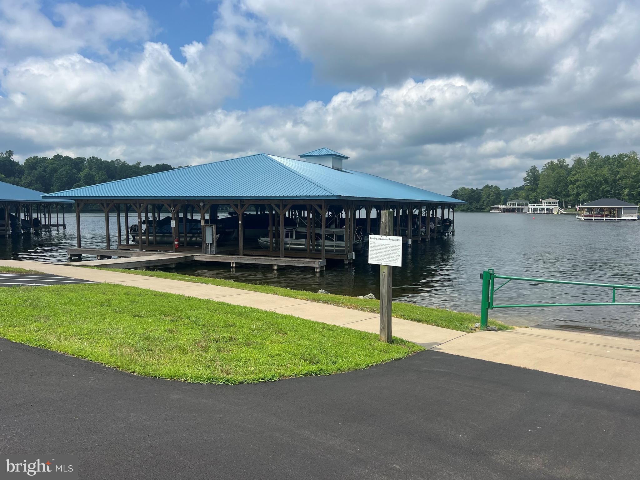 ELK CREEK LANDING - Land