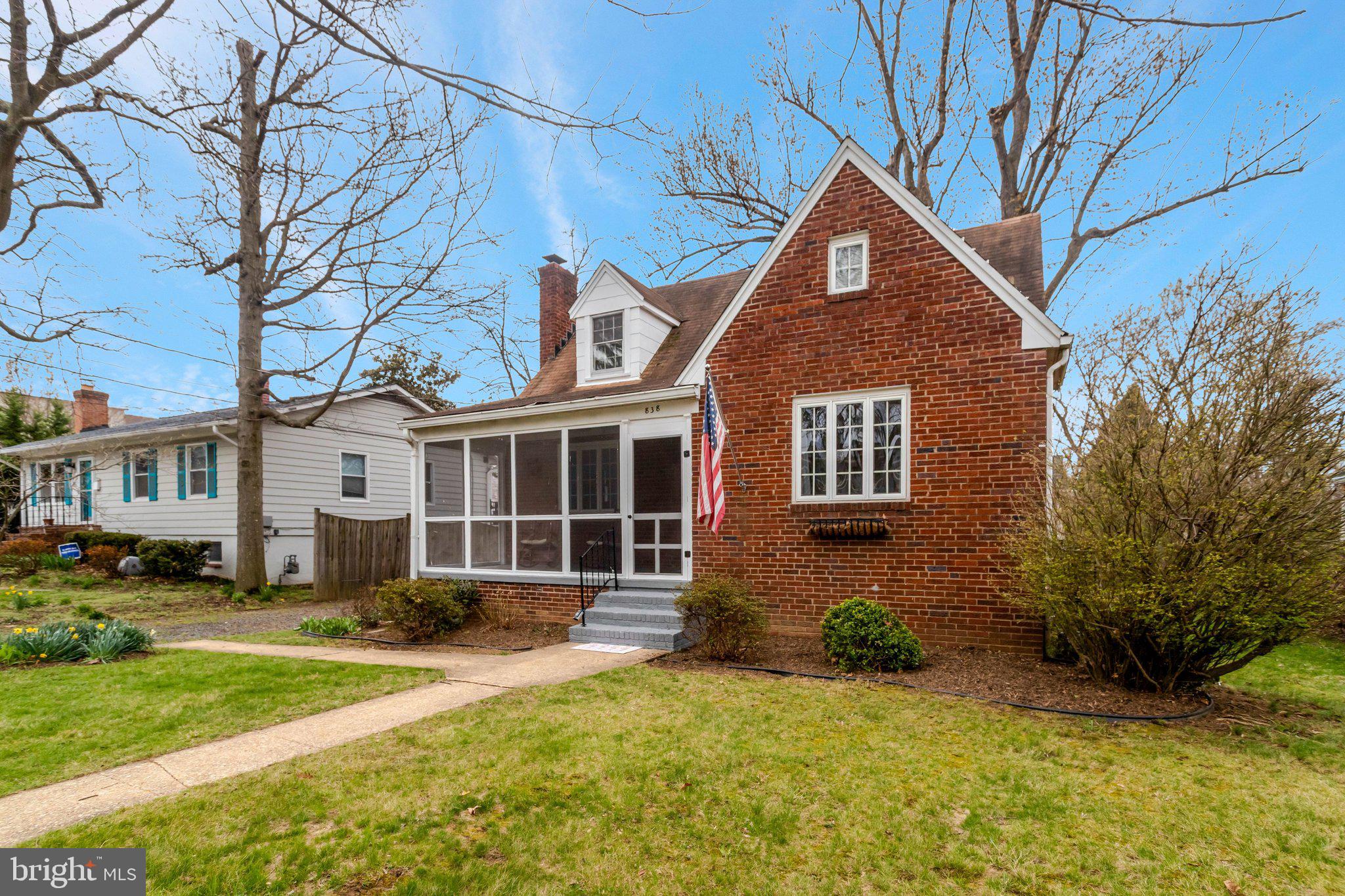 838 S LINCOLN STREET