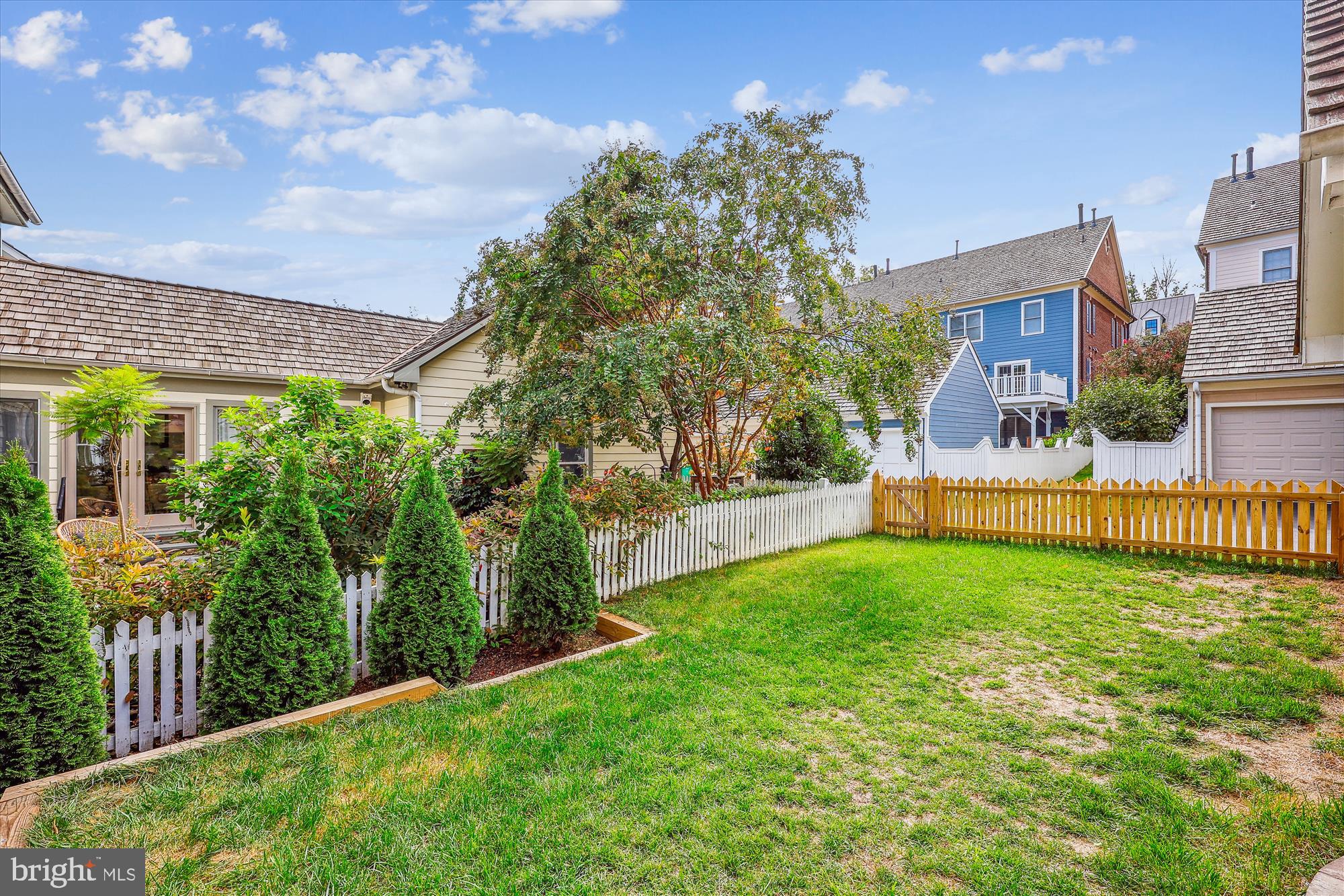 KENTLANDS - Residential