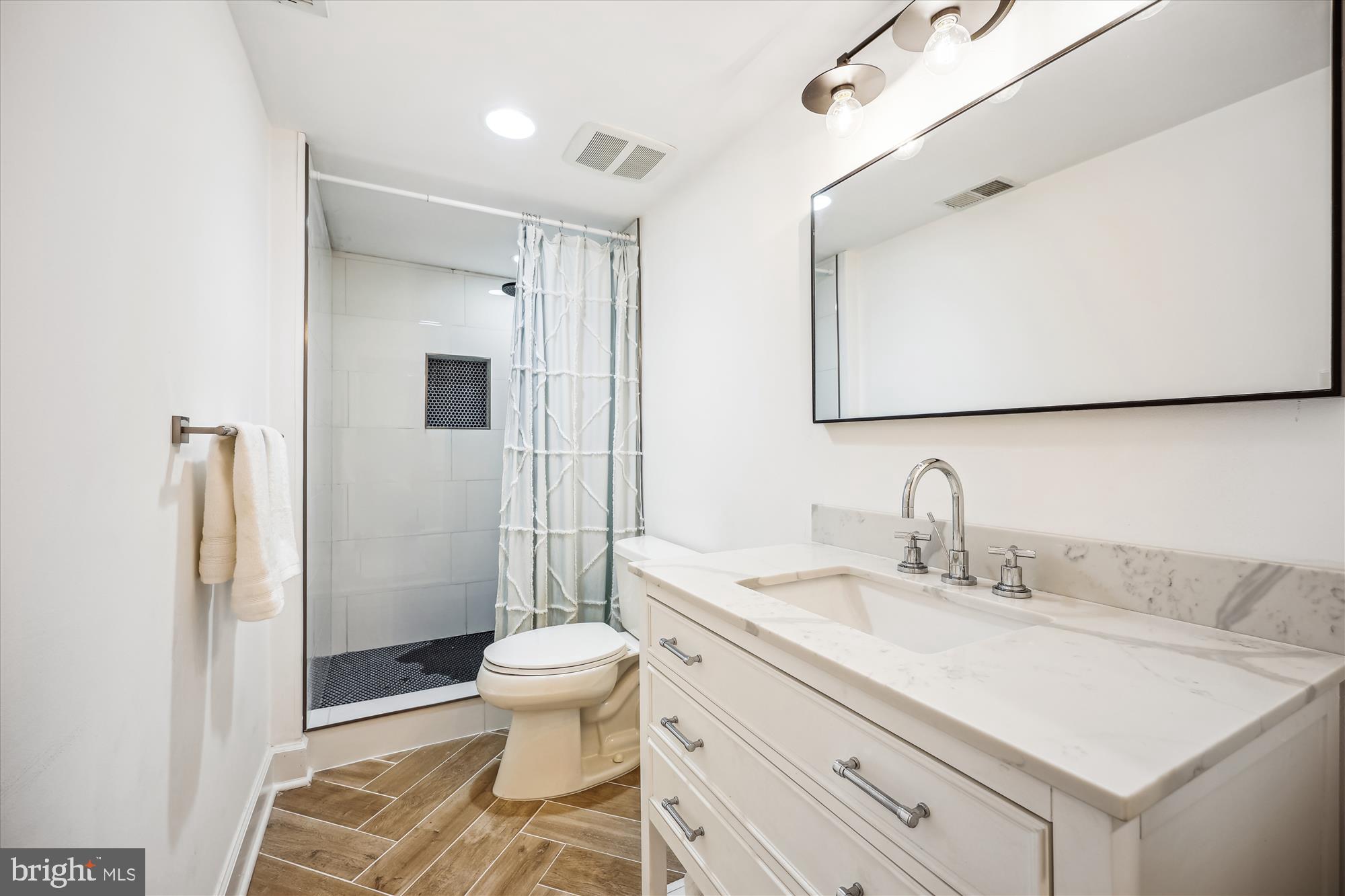 KENTLANDS - Residential