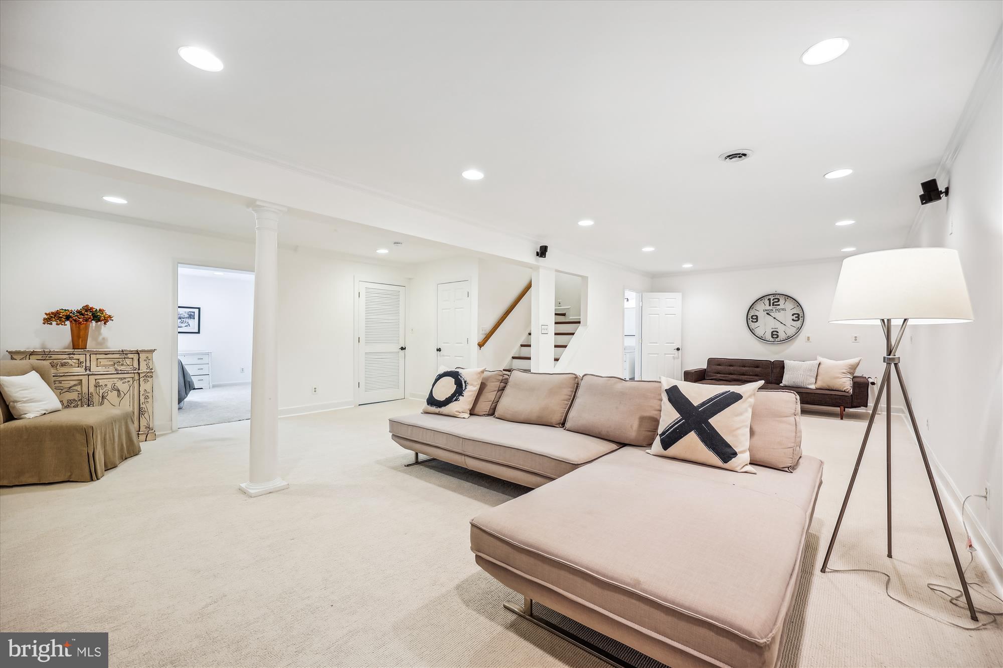 KENTLANDS - Residential