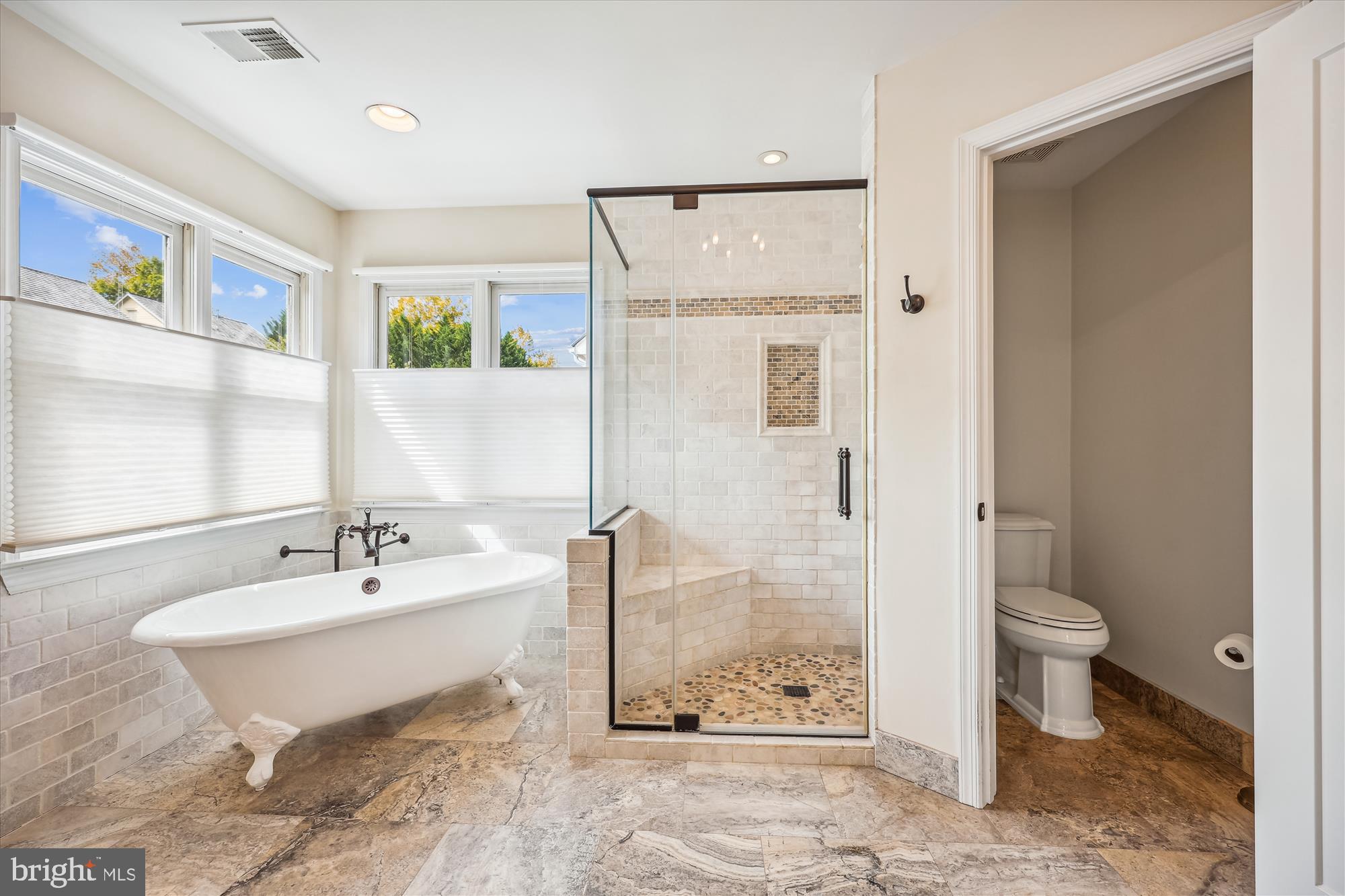 KENTLANDS - Residential