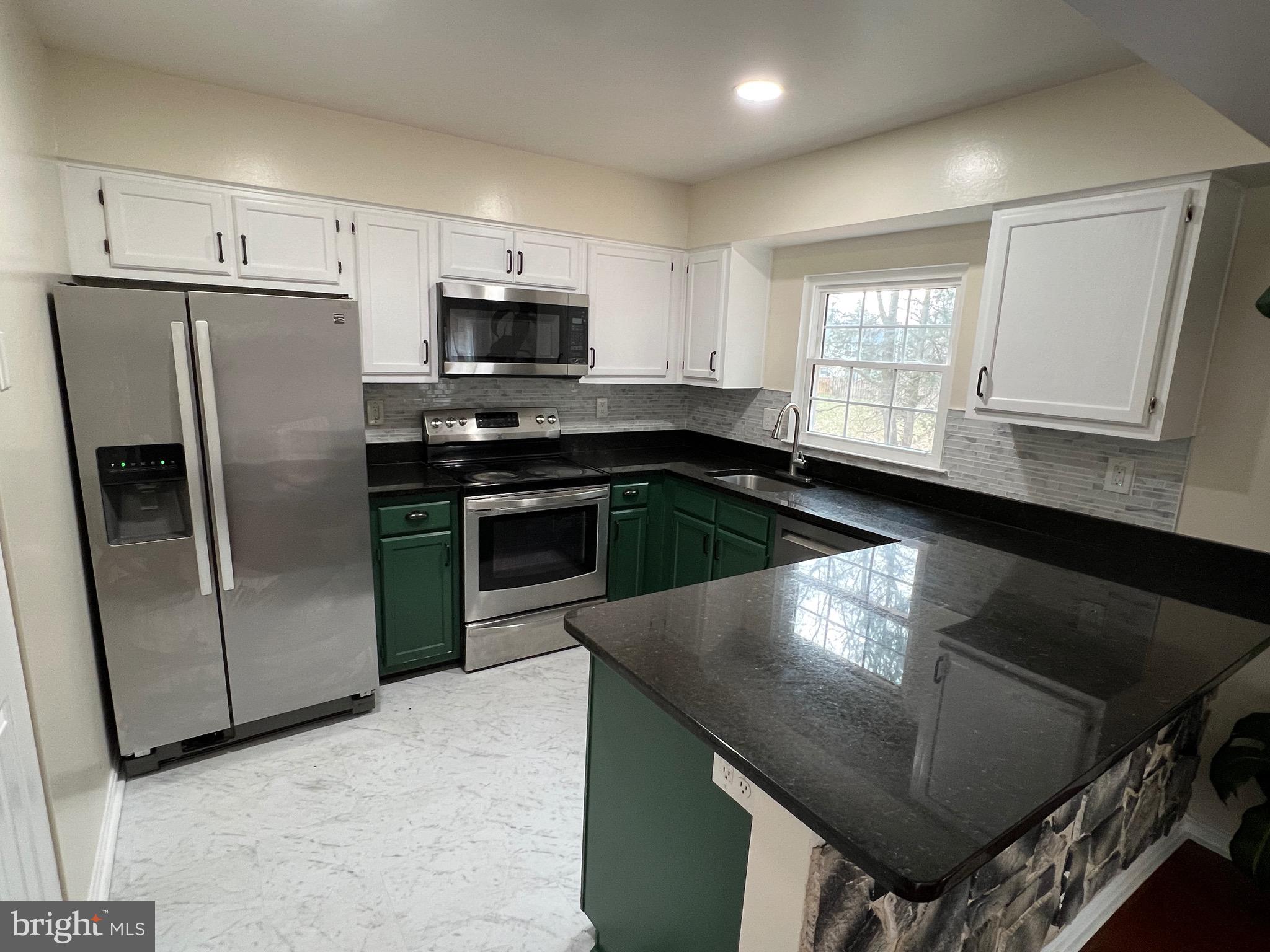 ENFIELD CHASE PLAT FIVE - Residential Lease