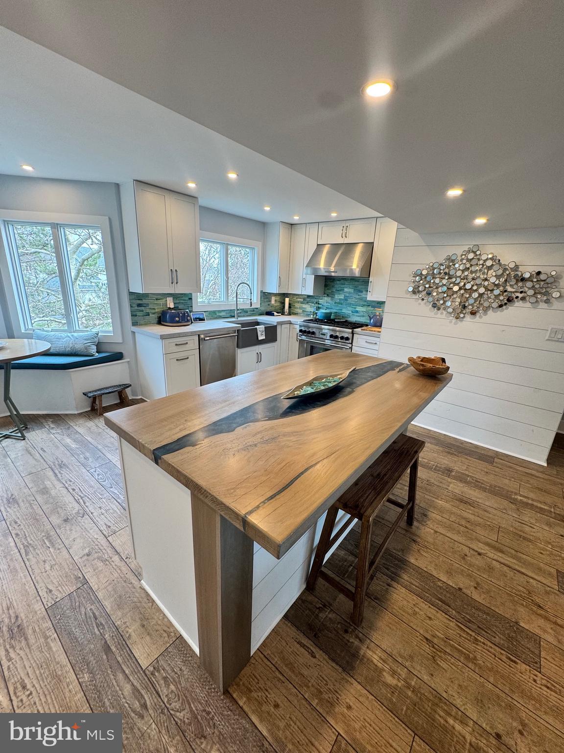 OYSTER COVE - Residential