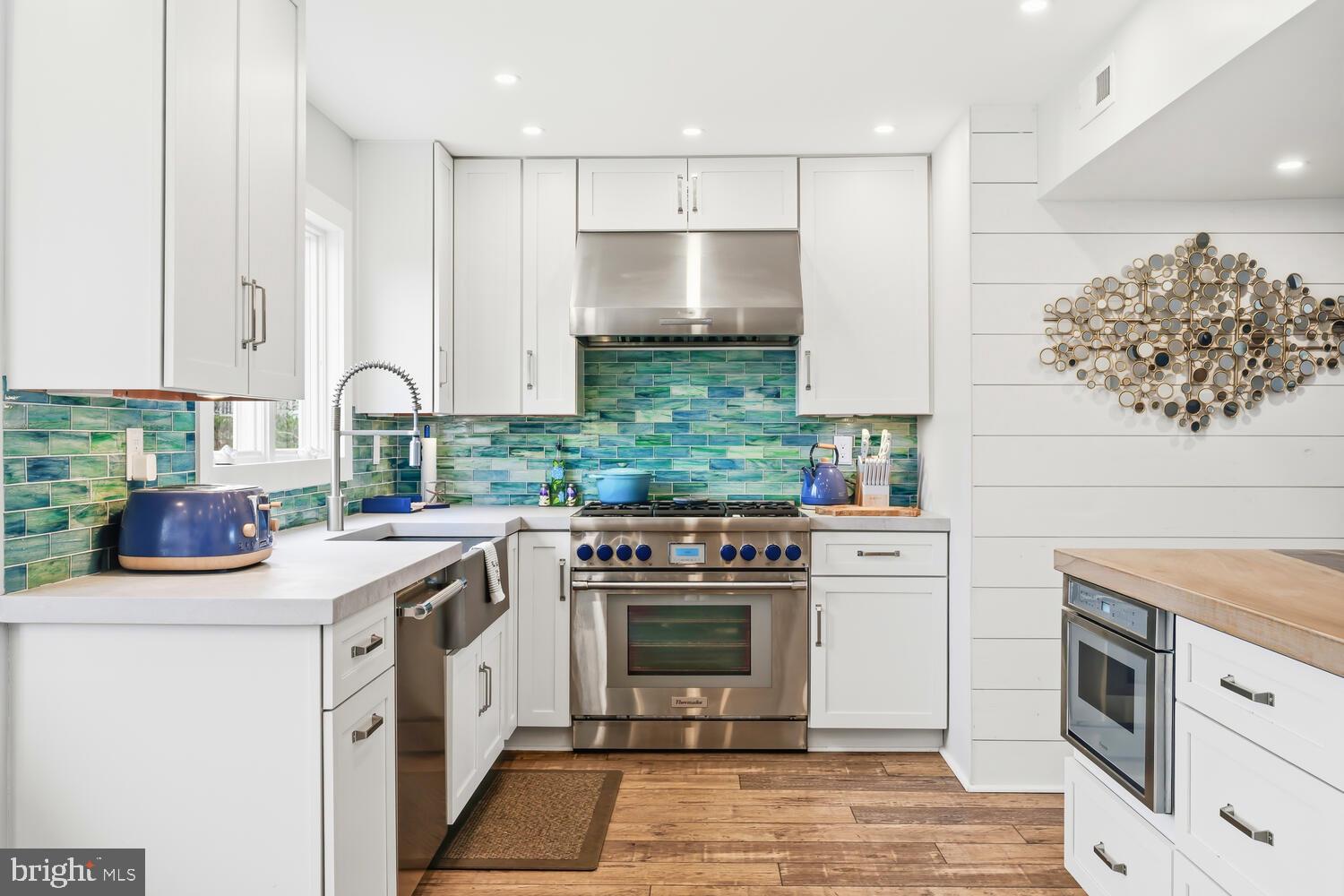 OYSTER COVE - Residential