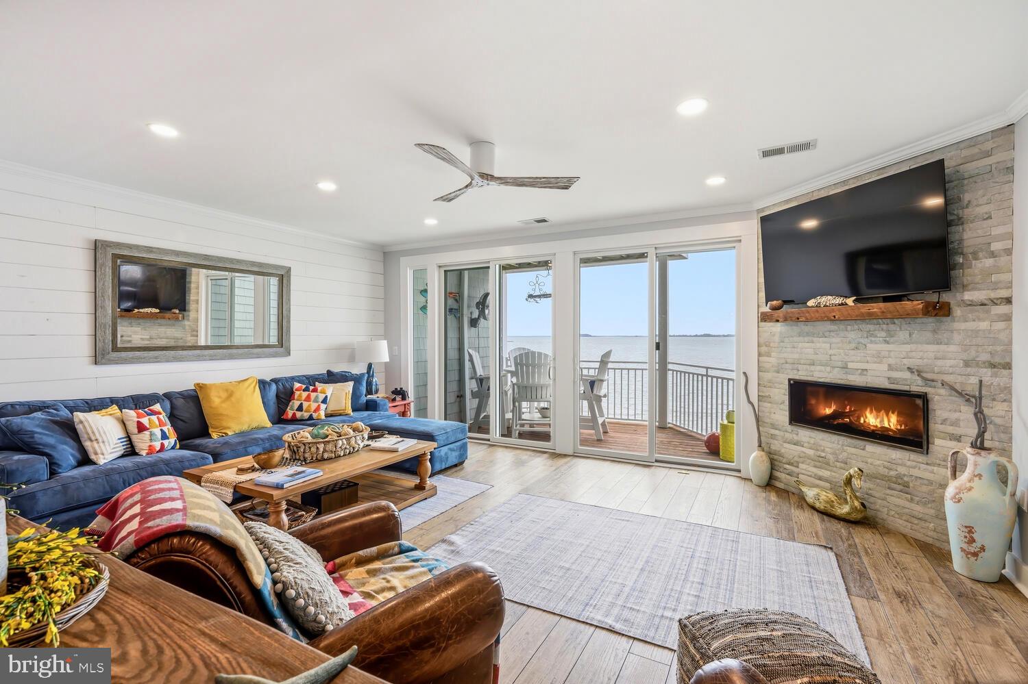 OYSTER COVE - Residential