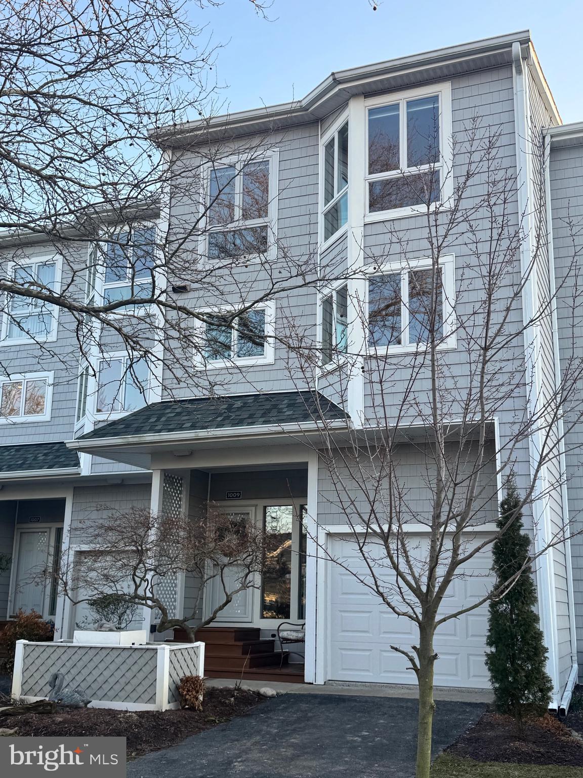 1009 OYSTER COVE DRIVE