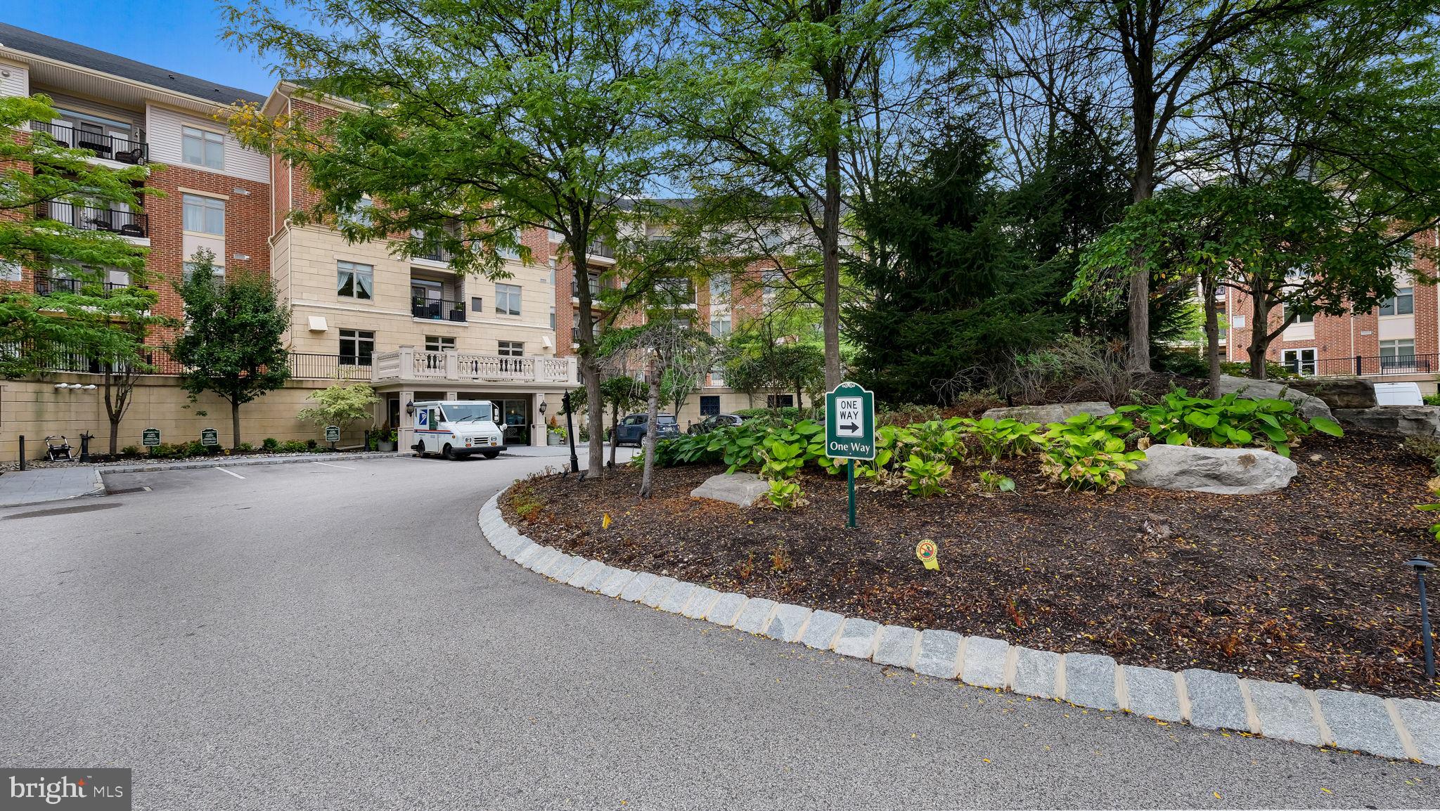 HUNTINGDON VALLEY - Residential