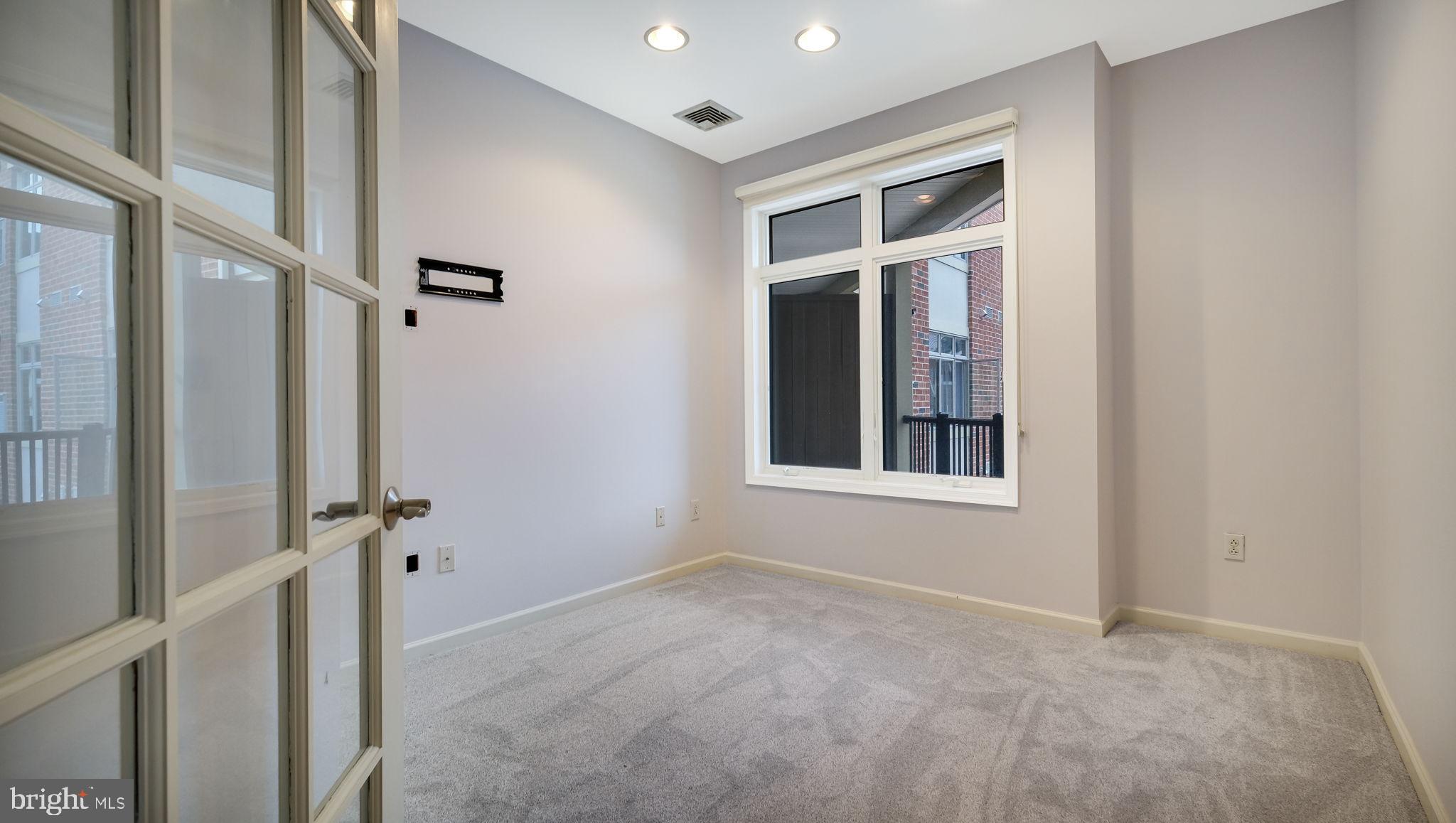 HUNTINGDON VALLEY - Residential