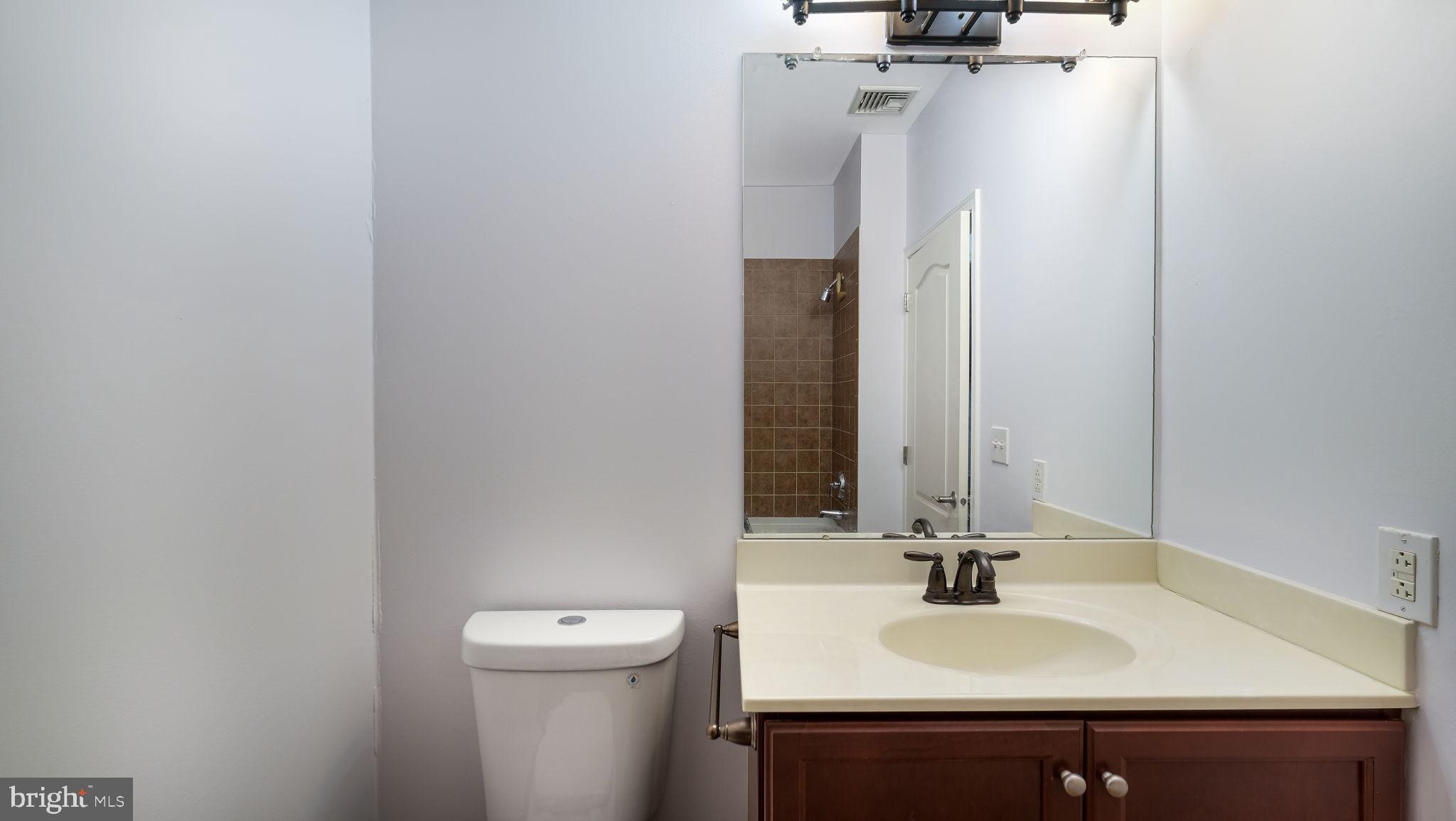 HUNTINGDON VALLEY - Residential