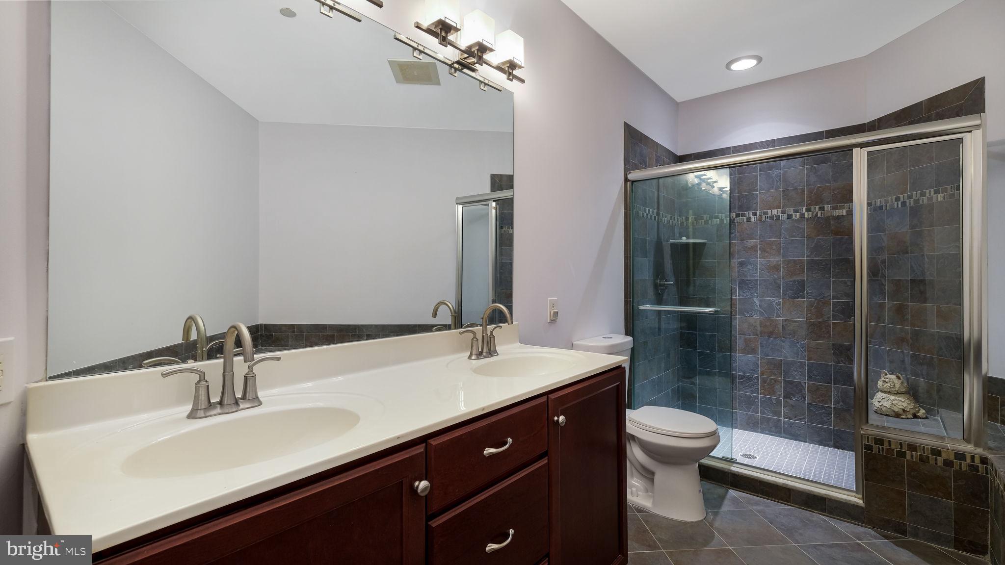 HUNTINGDON VALLEY - Residential