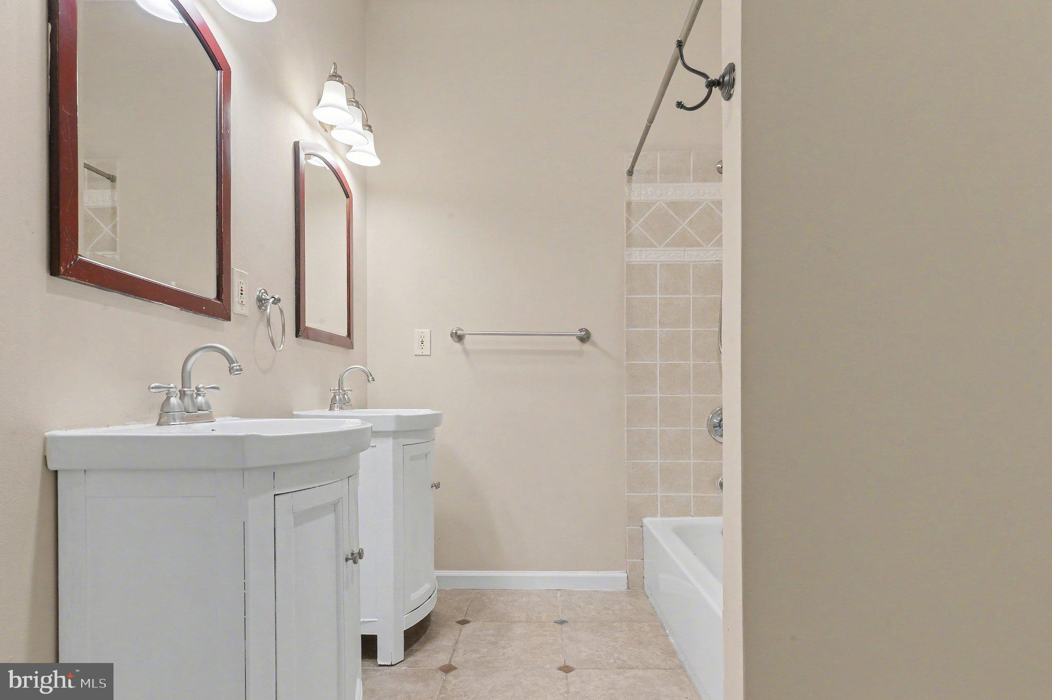 HIGHLANDTOWN - Residential