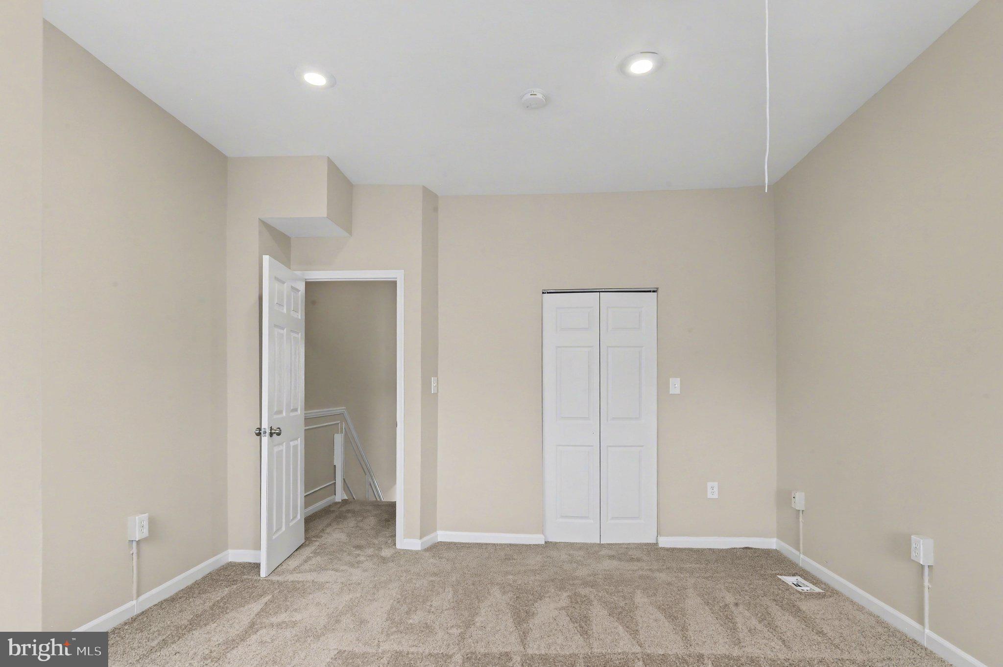 HIGHLANDTOWN - Residential