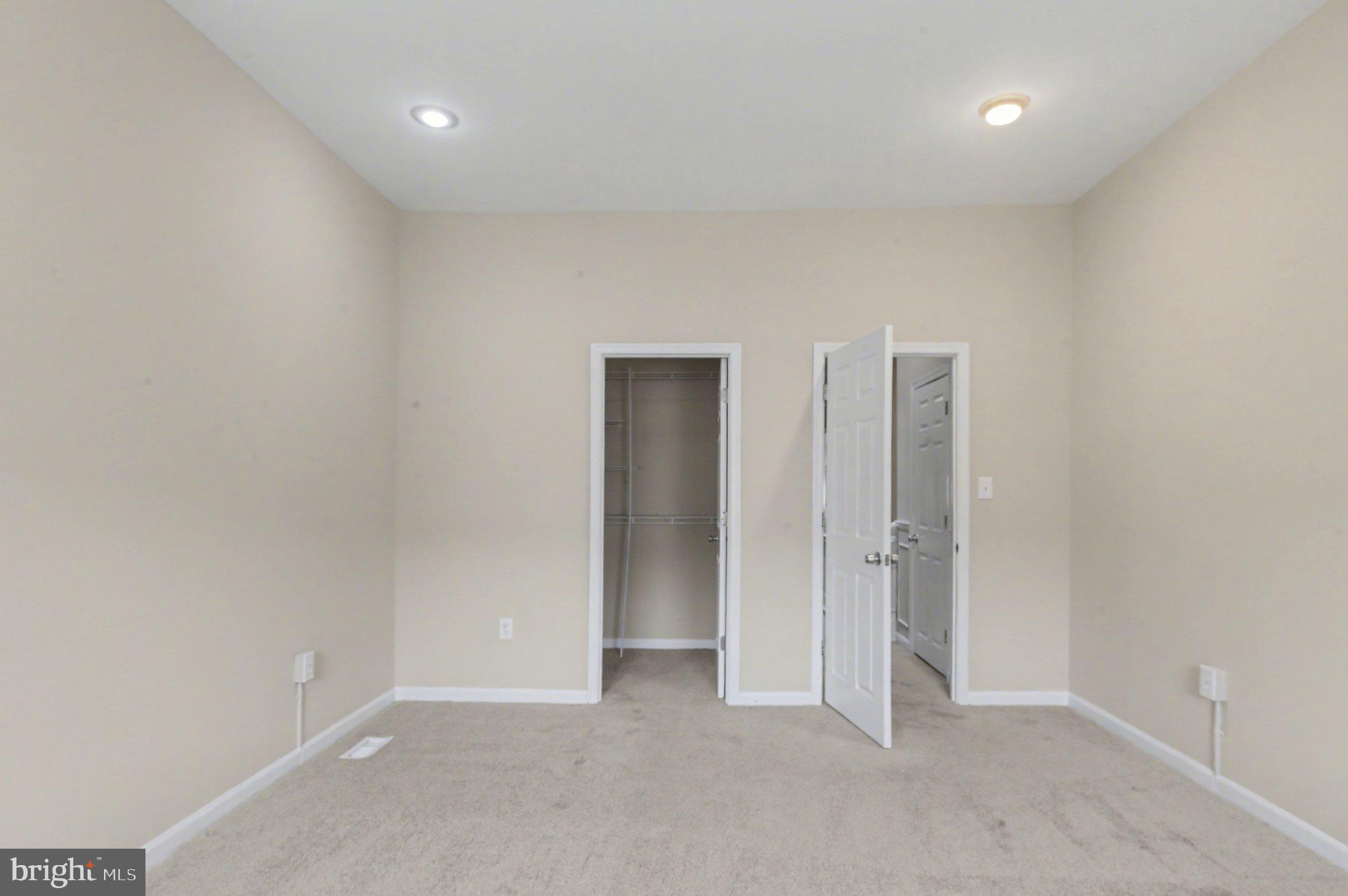 HIGHLANDTOWN - Residential