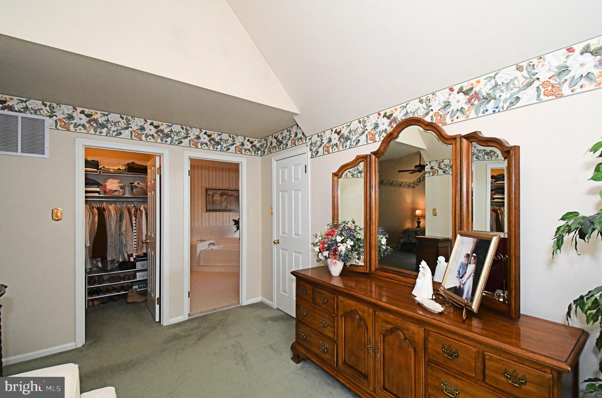 MONTGOMERY CROSSING - Residential