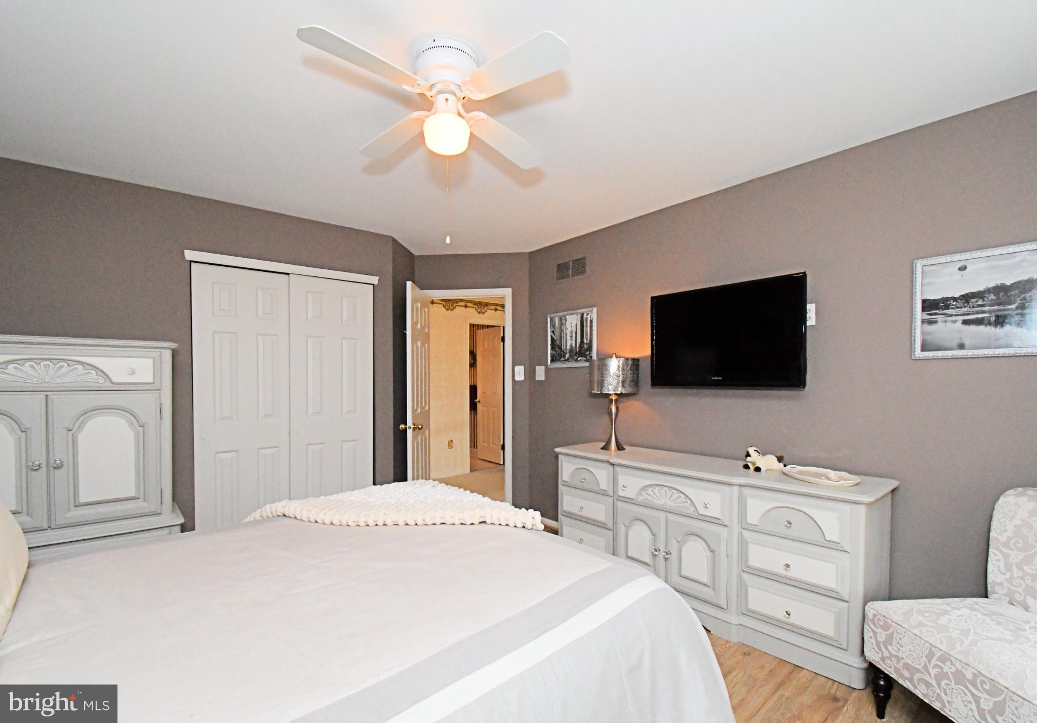 MONTGOMERY CROSSING - Residential