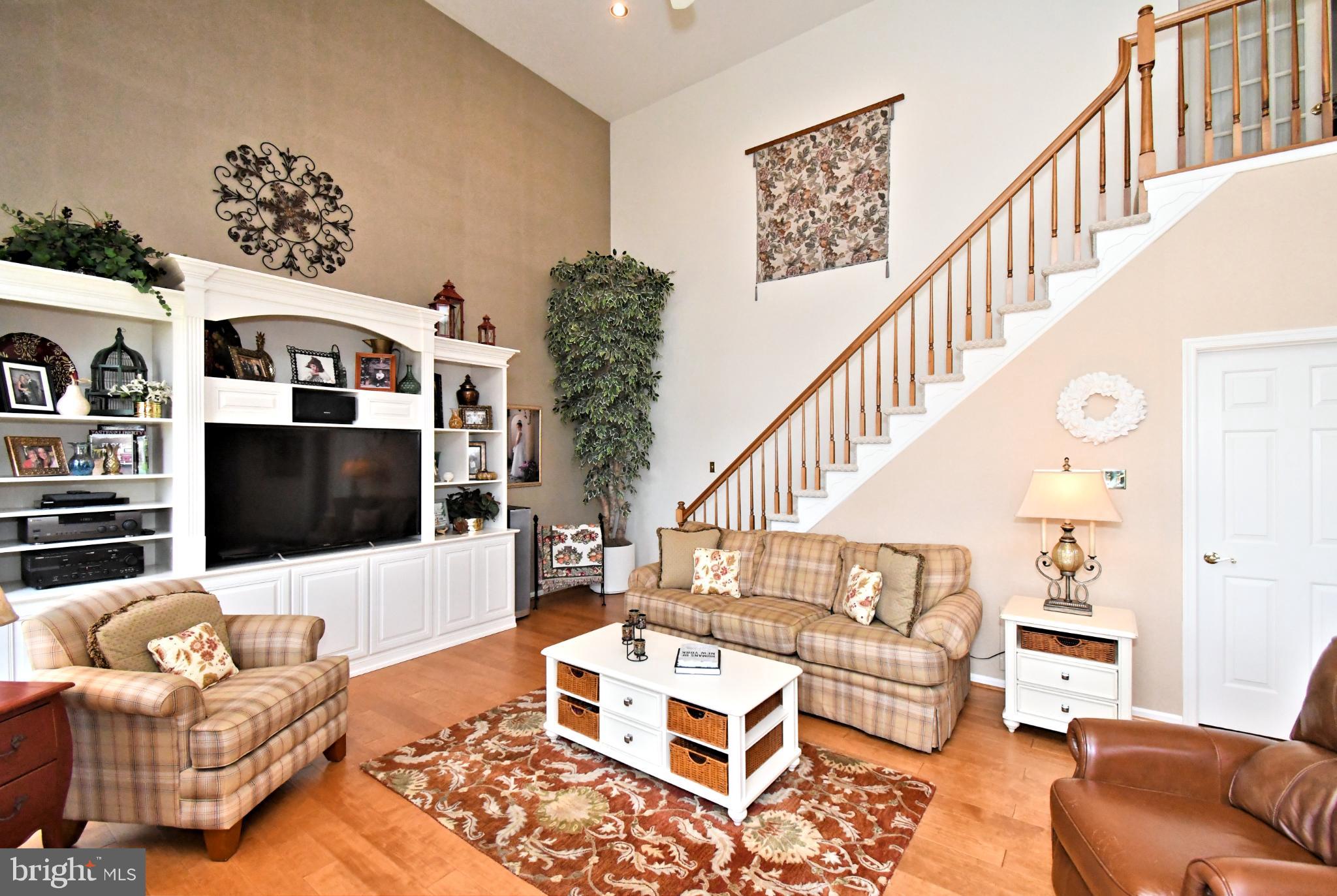 MONTGOMERY CROSSING - Residential