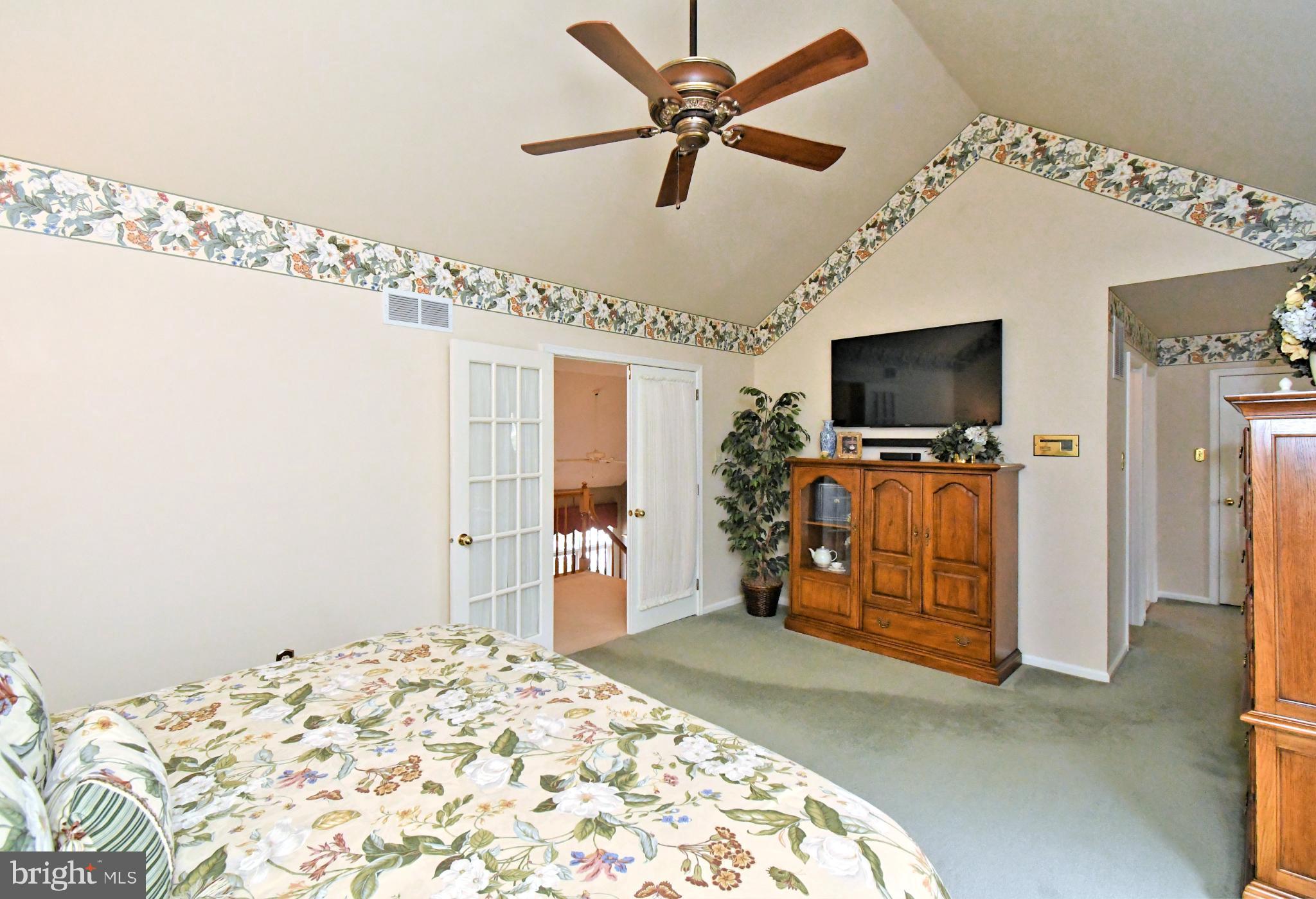 MONTGOMERY CROSSING - Residential