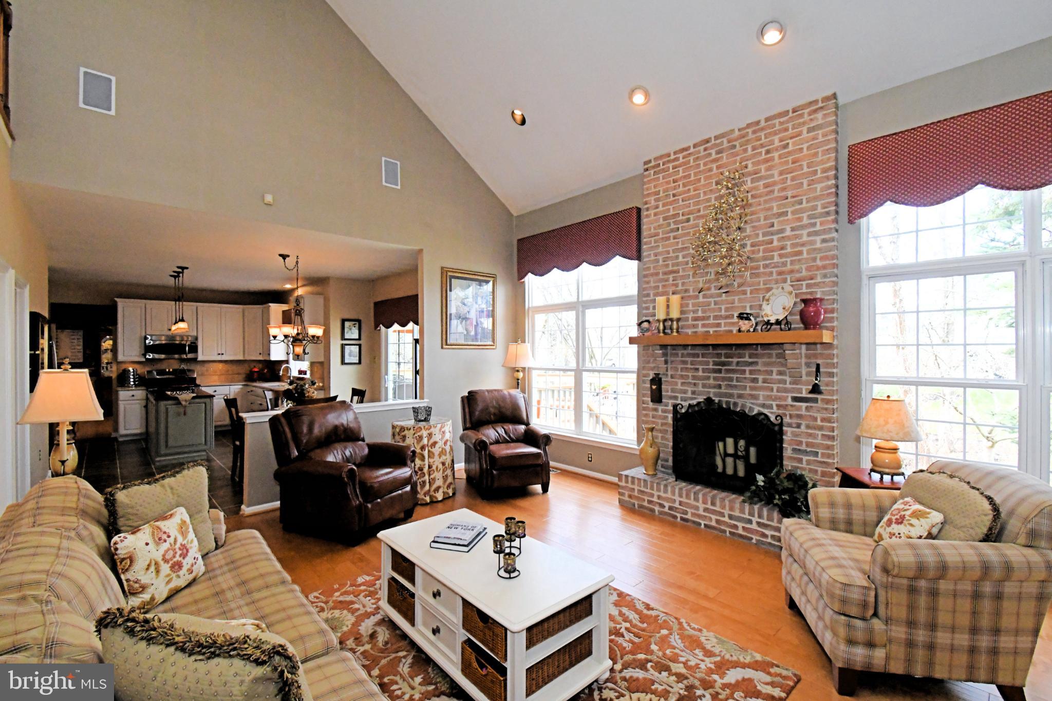 MONTGOMERY CROSSING - Residential