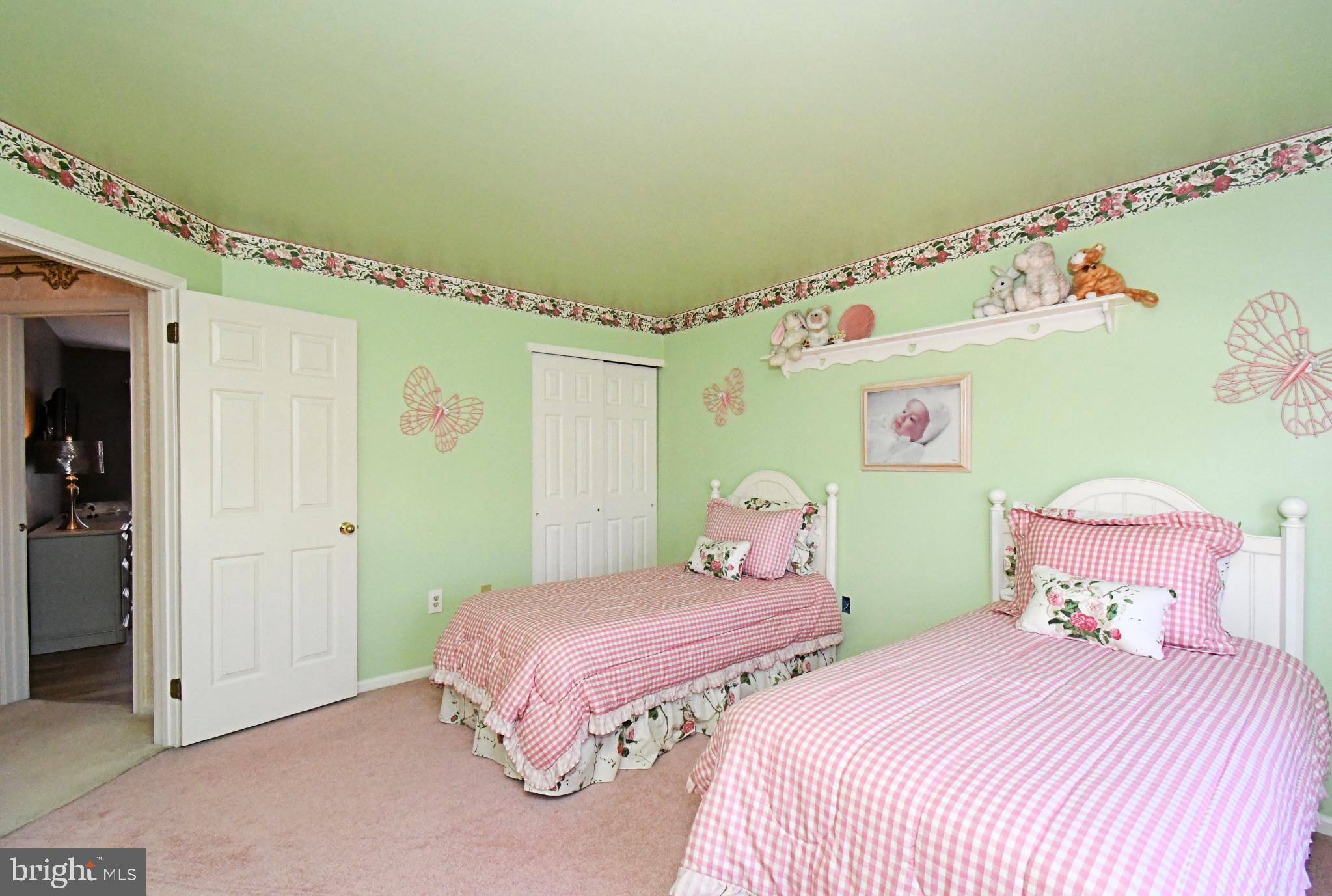 MONTGOMERY CROSSING - Residential