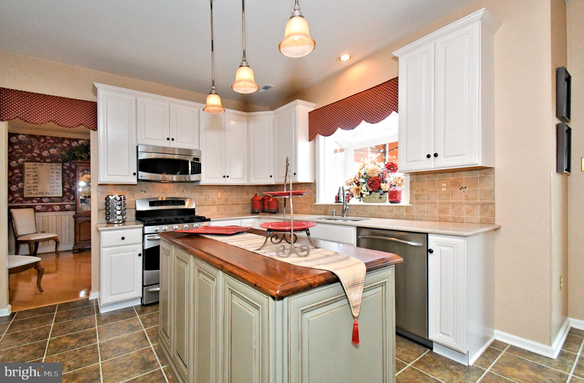 MONTGOMERY CROSSING - Residential