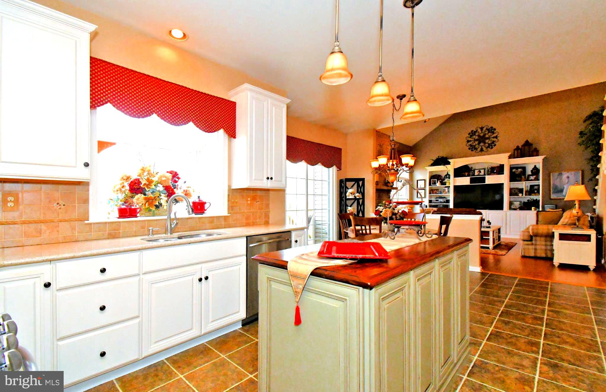 MONTGOMERY CROSSING - Residential