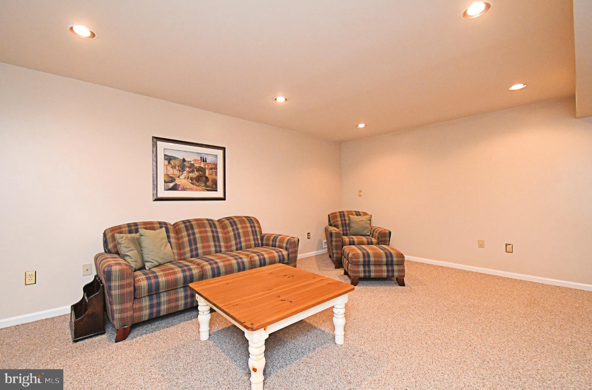 MONTGOMERY CROSSING - Residential