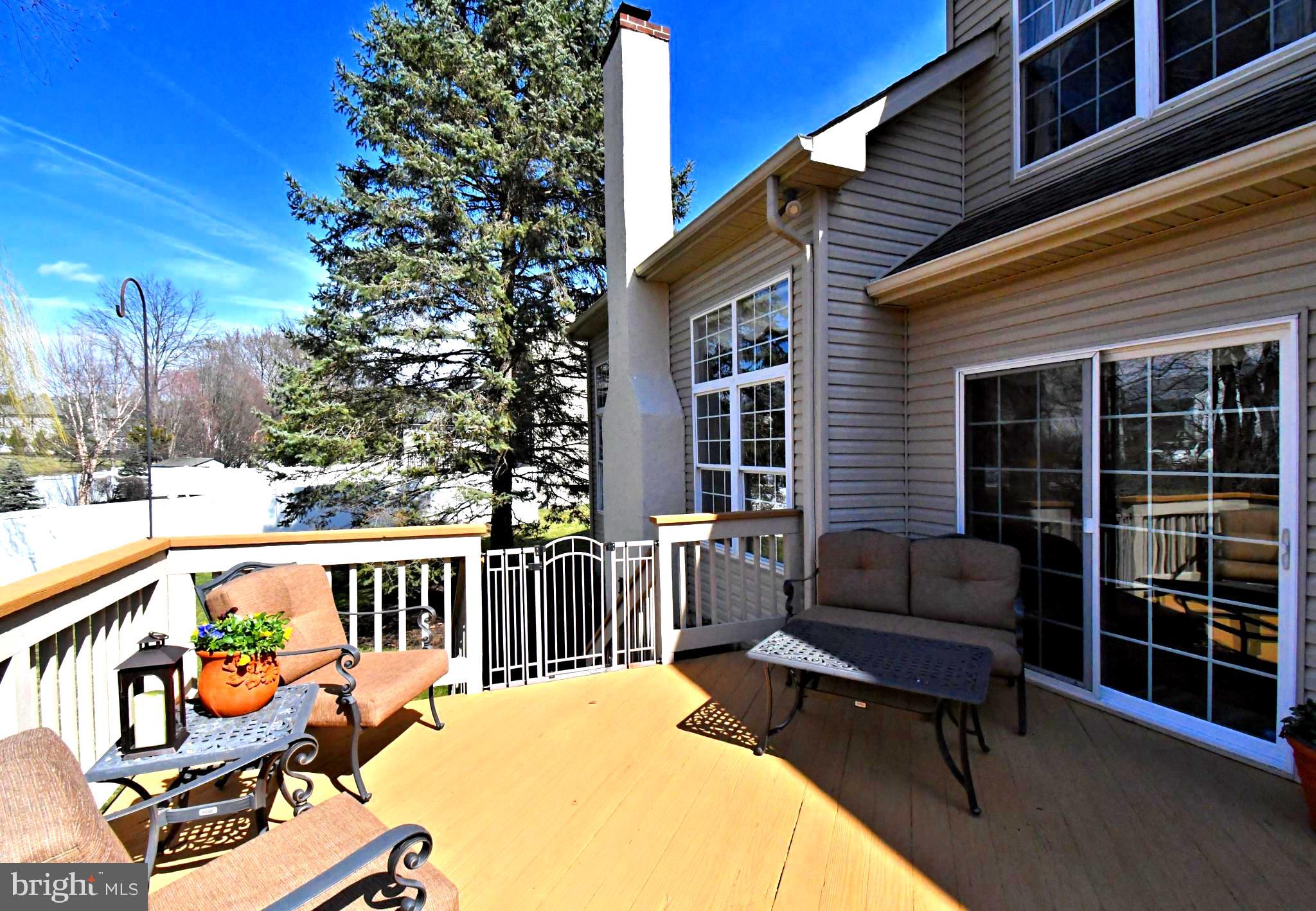 MONTGOMERY CROSSING - Residential