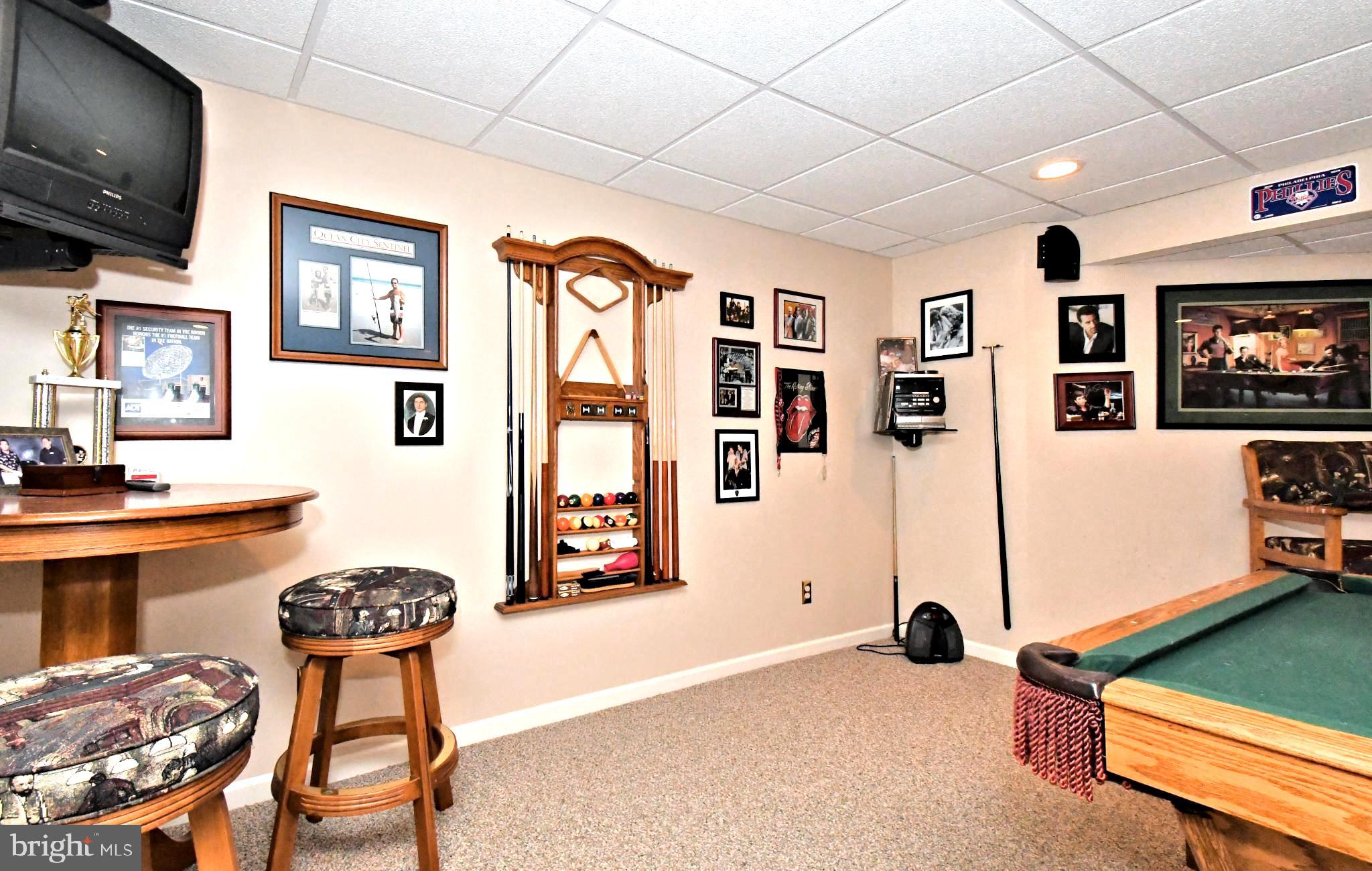 MONTGOMERY CROSSING - Residential