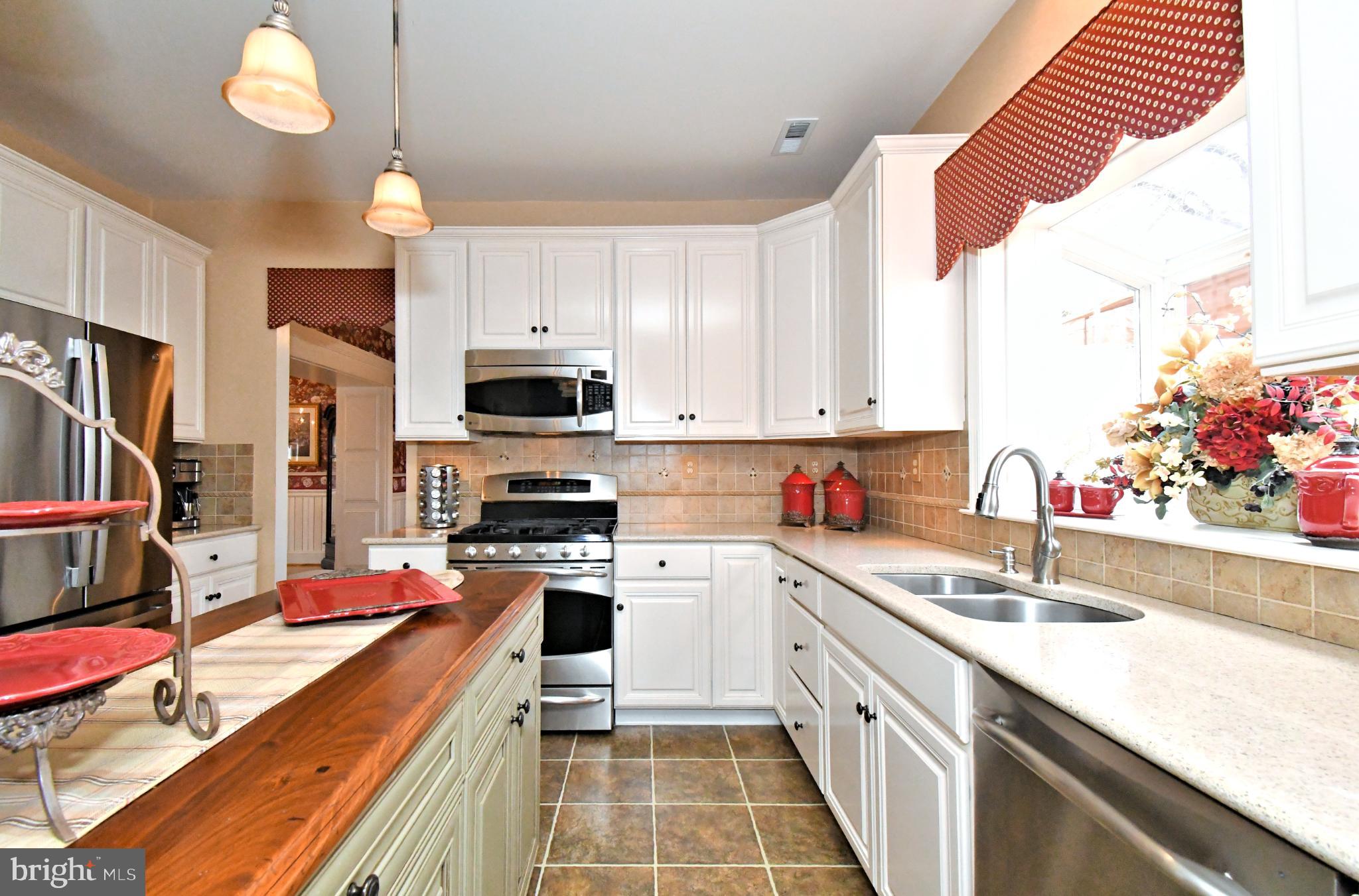 MONTGOMERY CROSSING - Residential