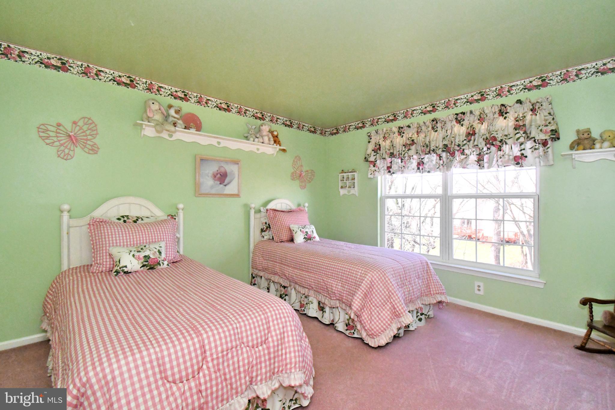 MONTGOMERY CROSSING - Residential