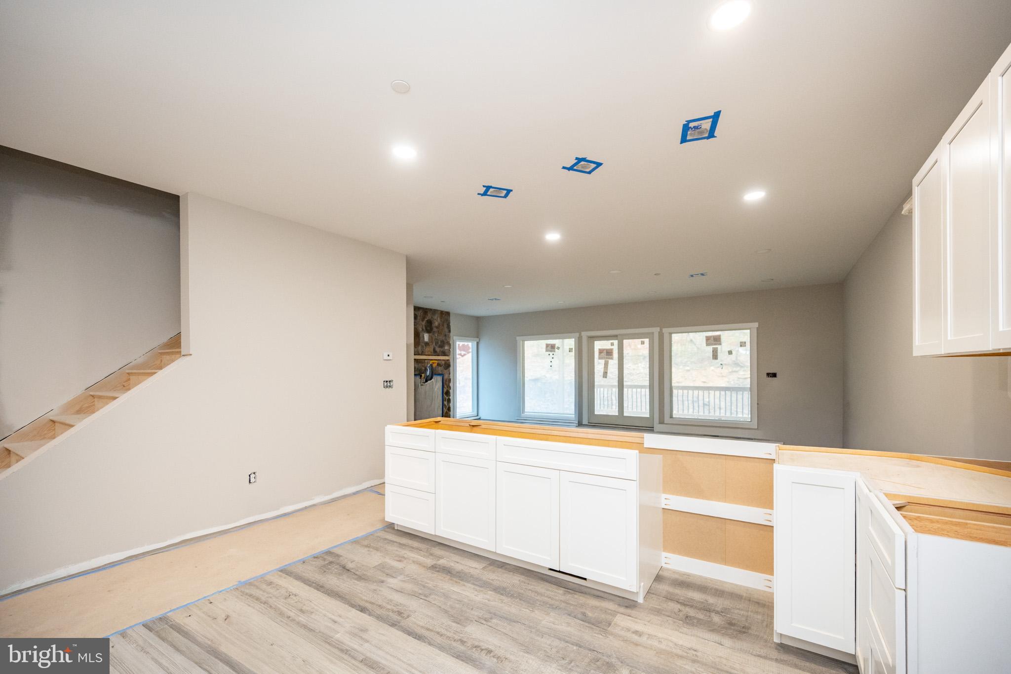 MYSTIC CREEK - Residential