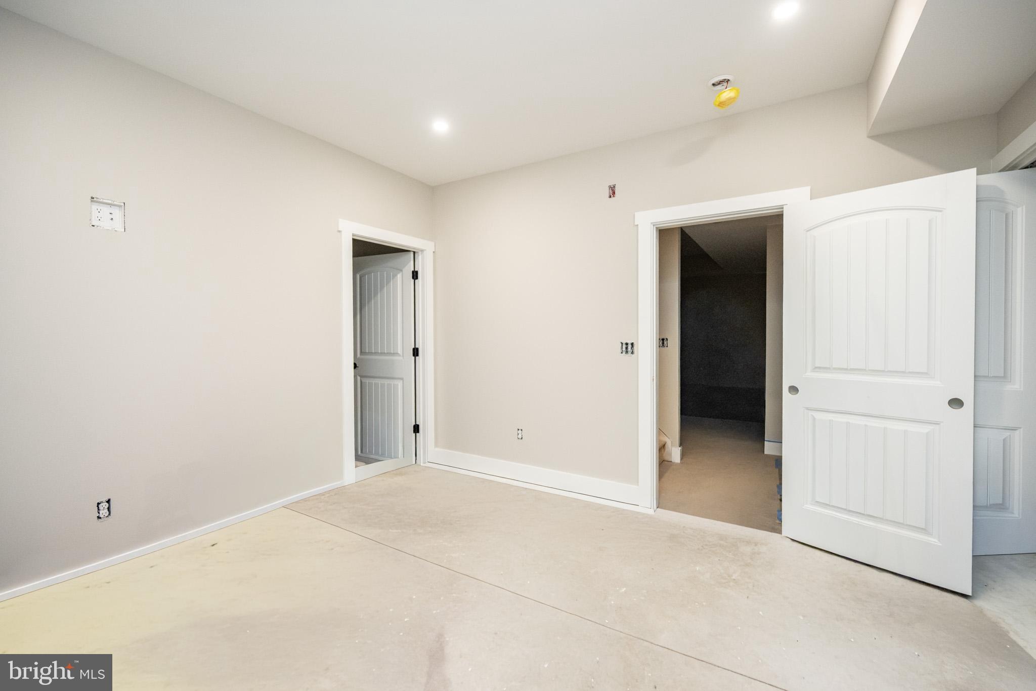 MYSTIC CREEK - Residential