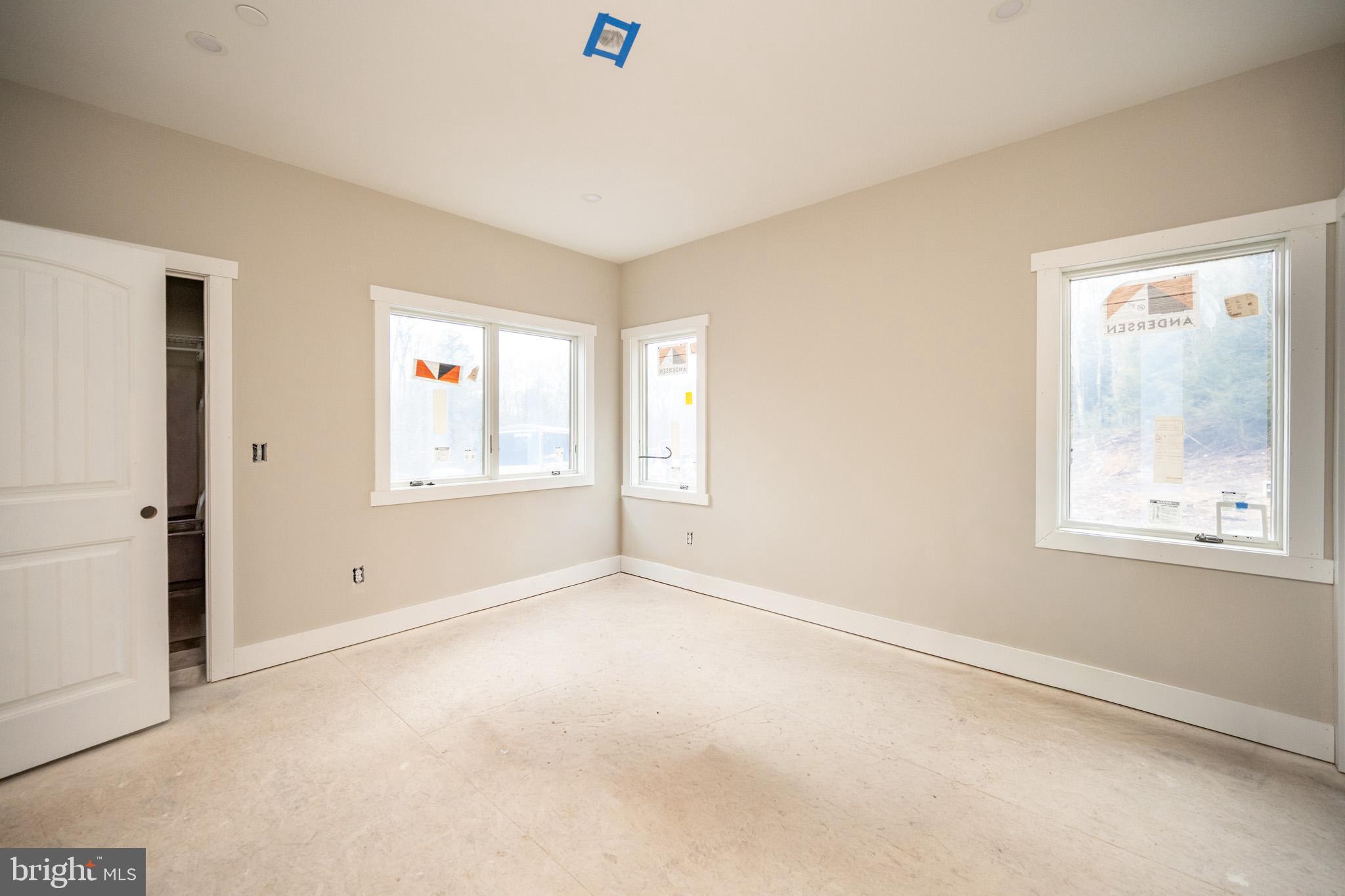 MYSTIC CREEK - Residential