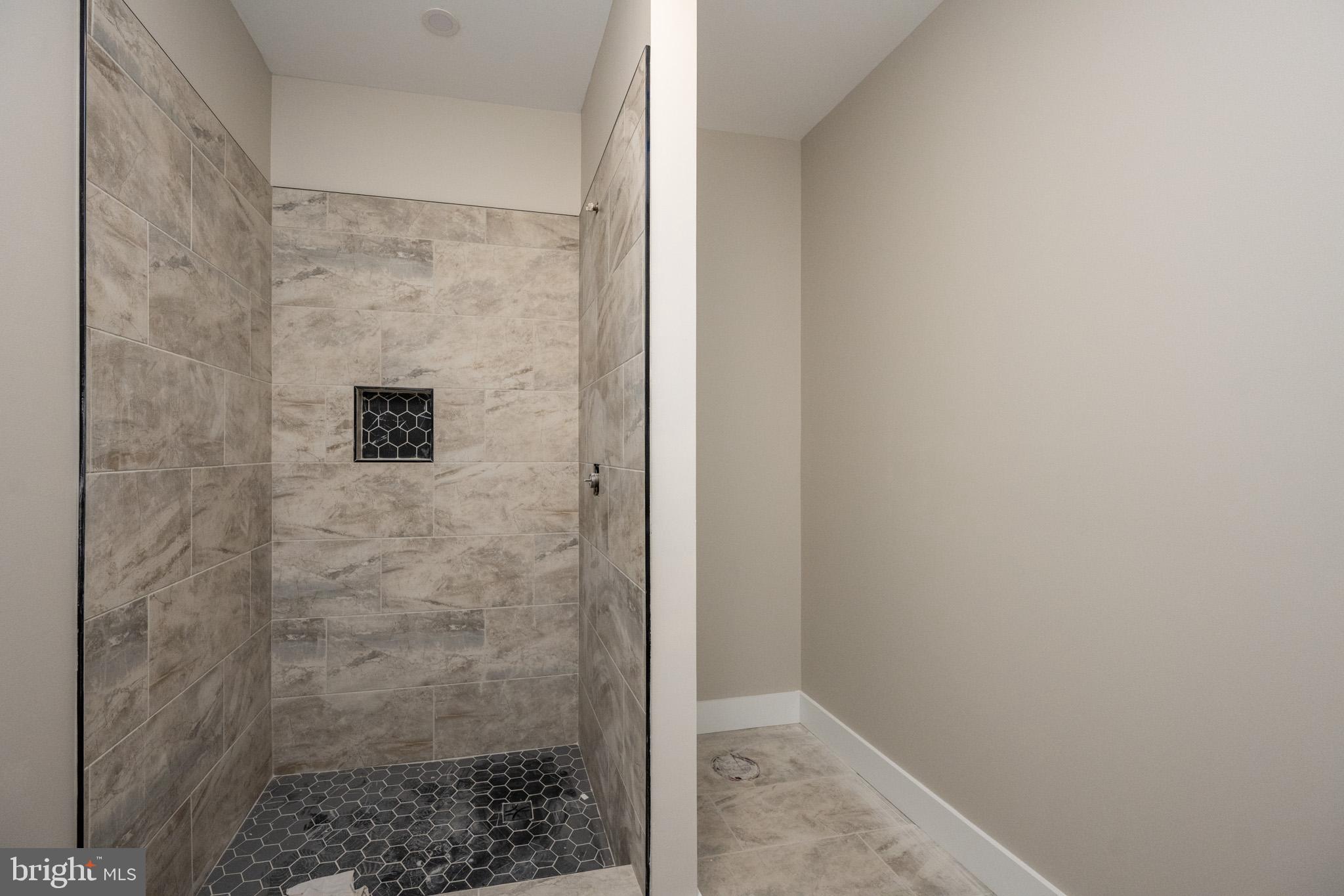 MYSTIC CREEK - Residential