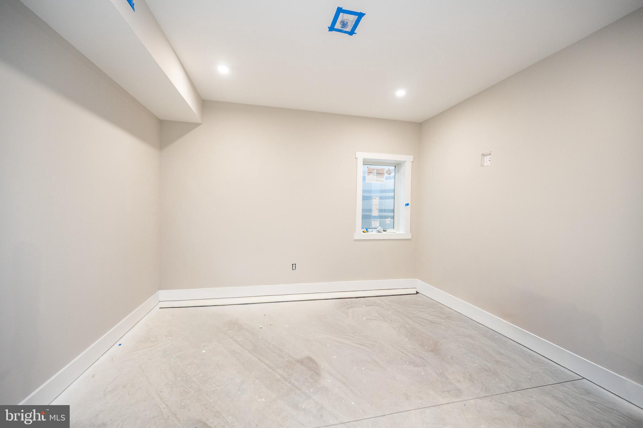 MYSTIC CREEK - Residential