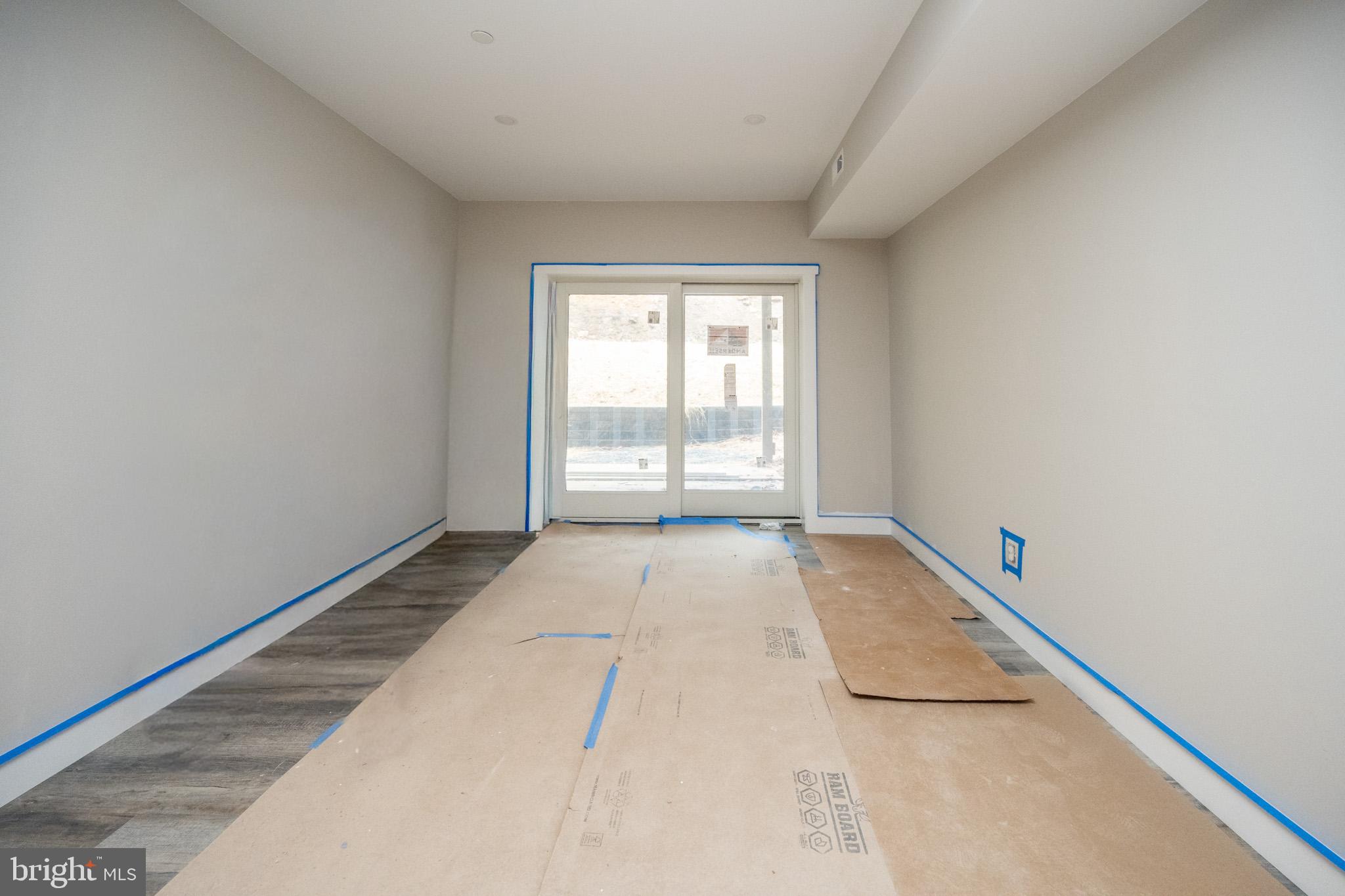 MYSTIC CREEK - Residential