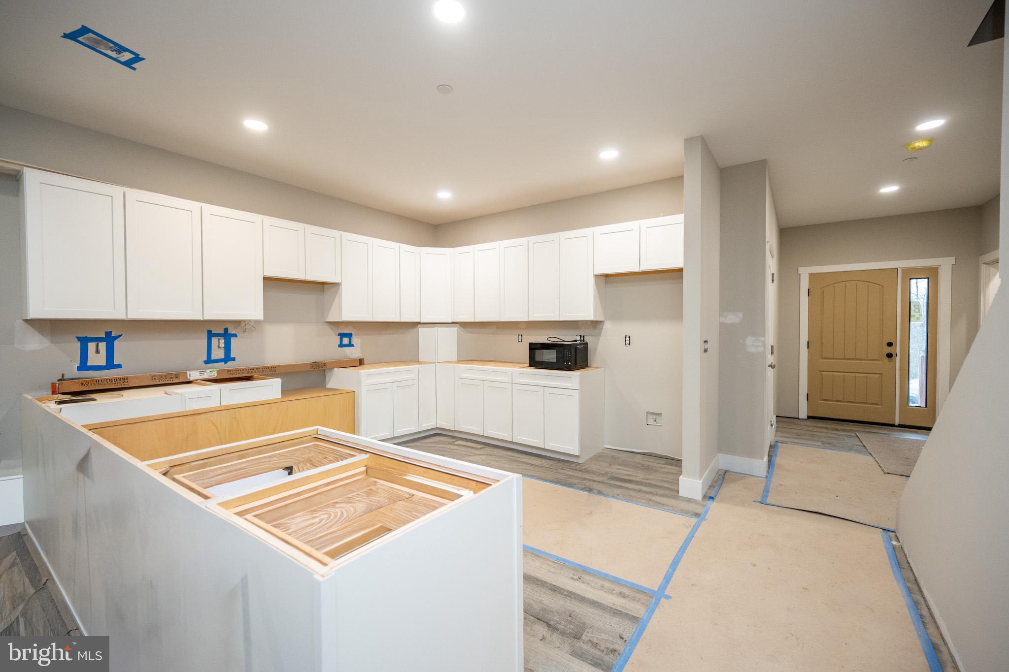 MYSTIC CREEK - Residential