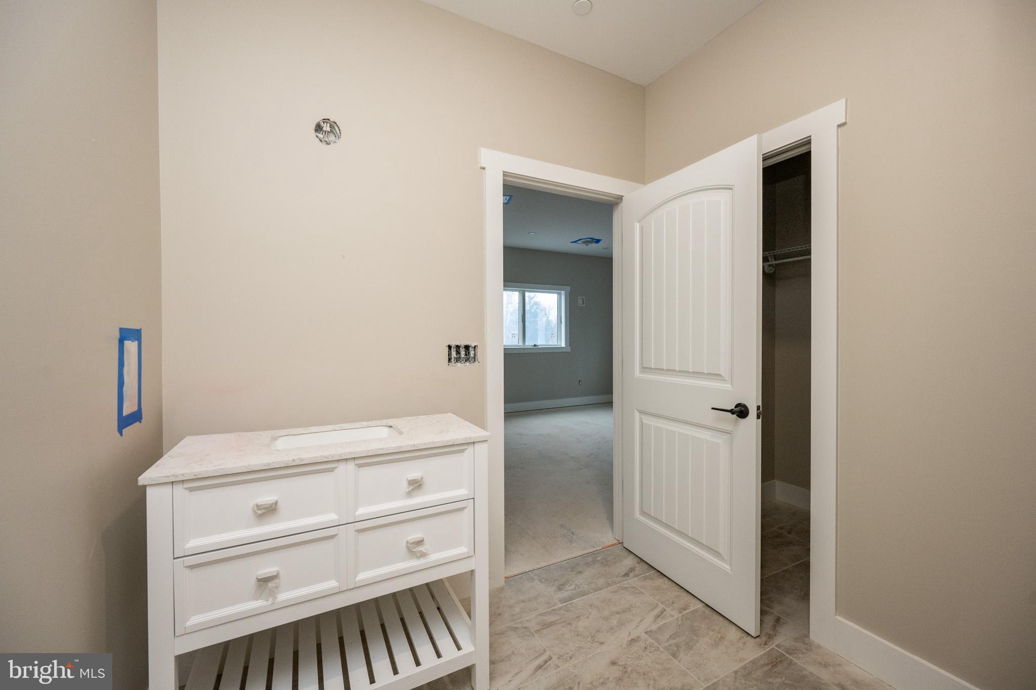 MYSTIC CREEK - Residential