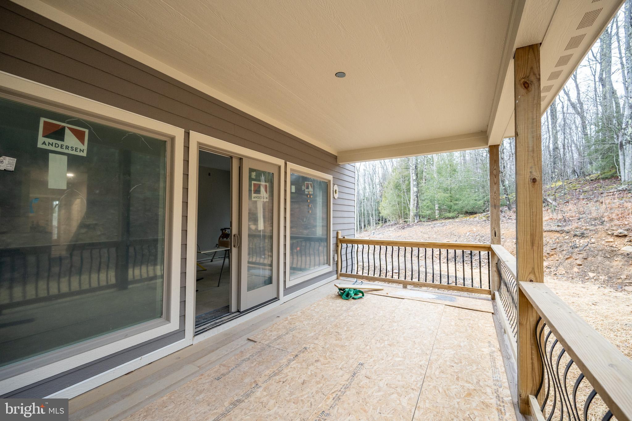 MYSTIC CREEK - Residential