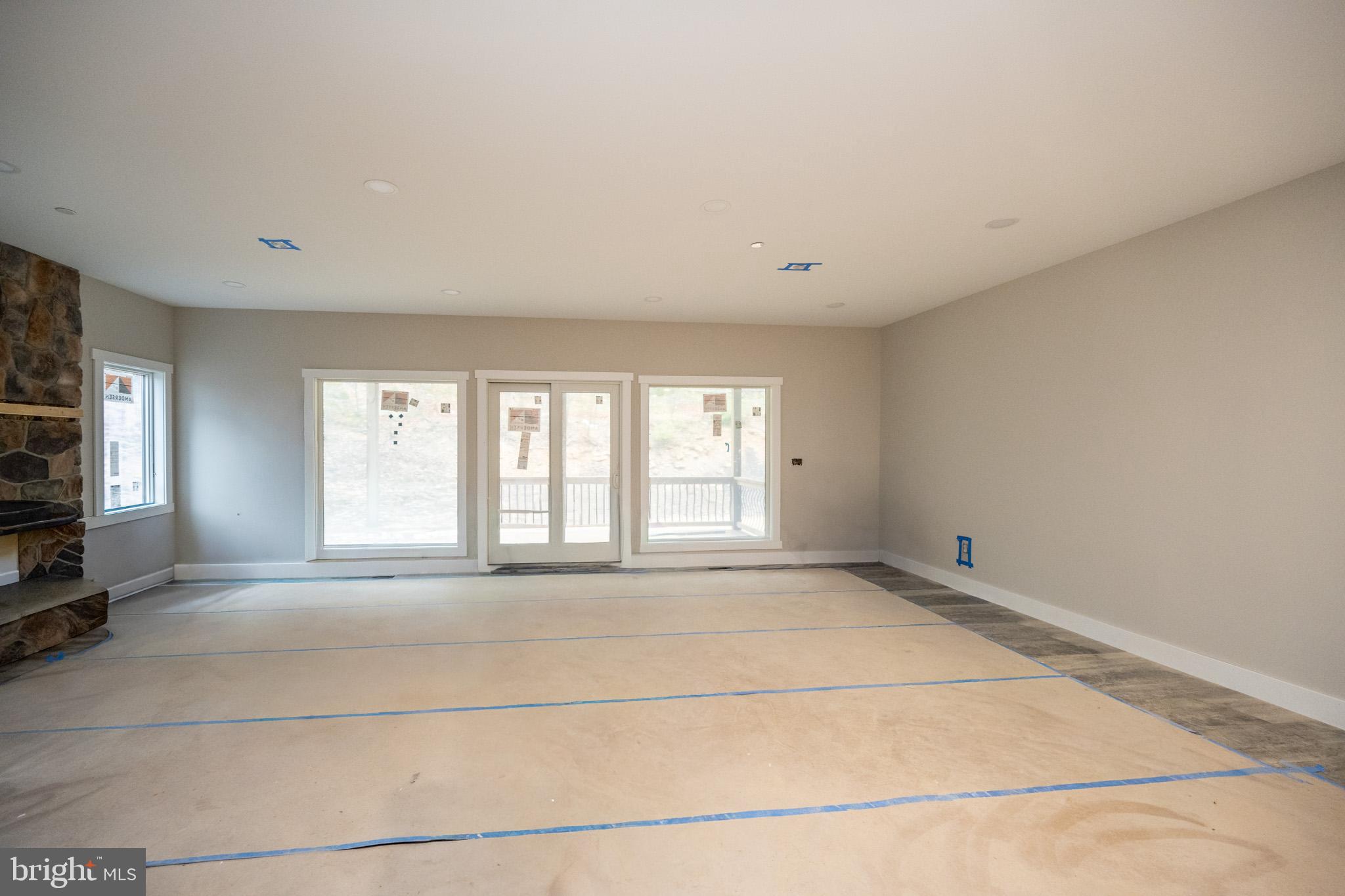 MYSTIC CREEK - Residential