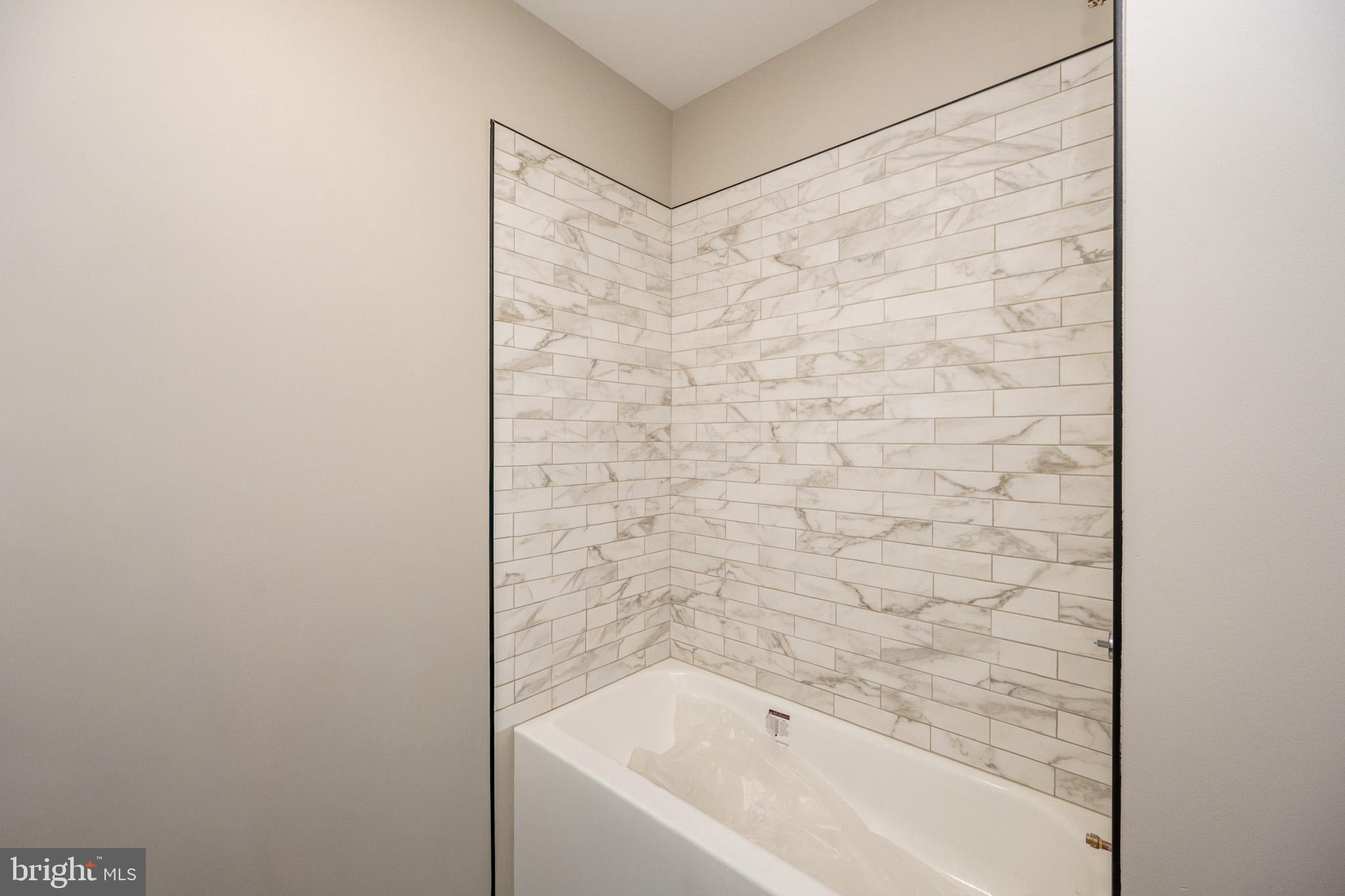 MYSTIC CREEK - Residential