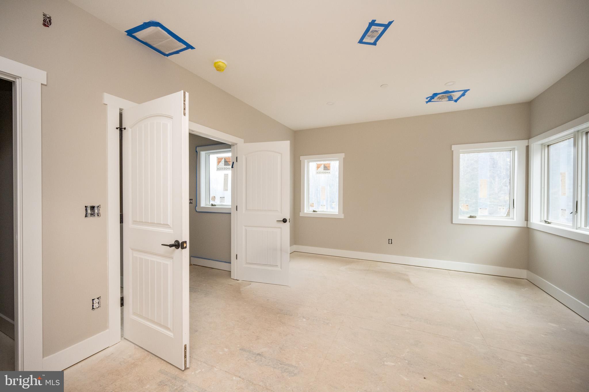 MYSTIC CREEK - Residential