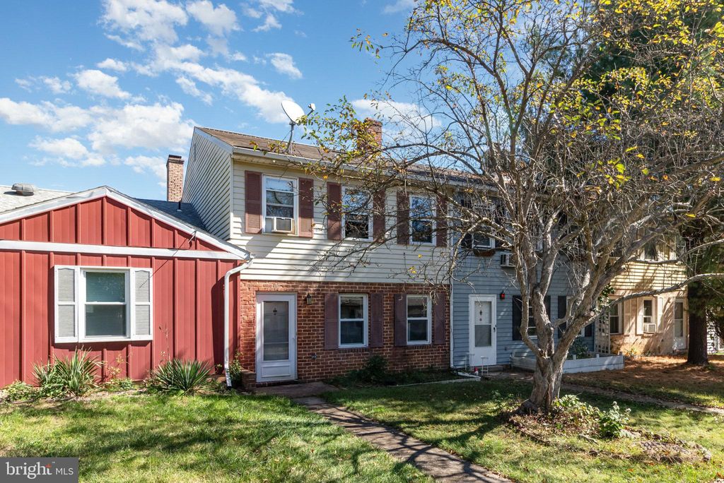 Photo of 7103 Salem Park Circle, MECHANICSBURG, PA 17050 (MLS # PACB2047324)