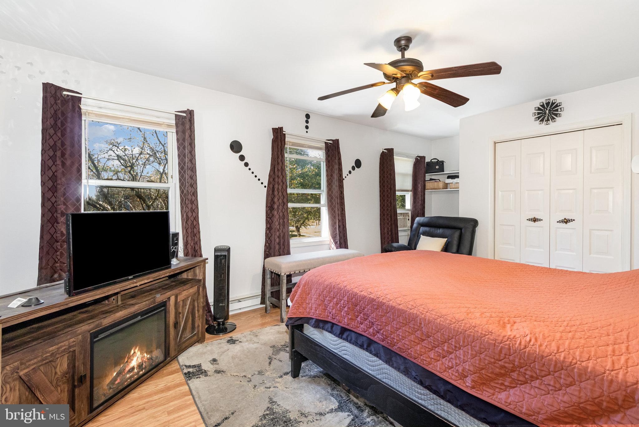 SALEM PARK - Residential