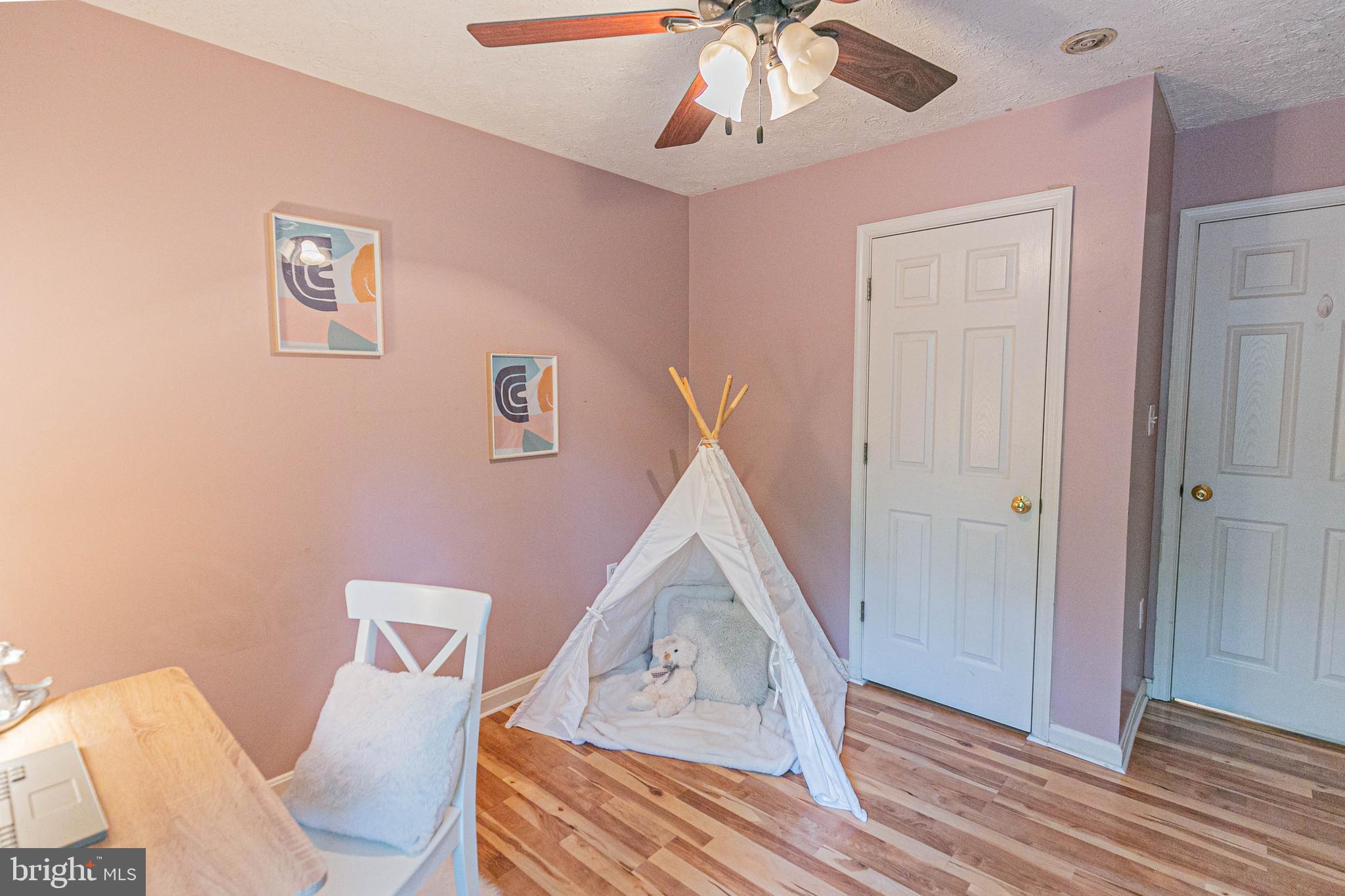 LAKE LAND OR - Residential