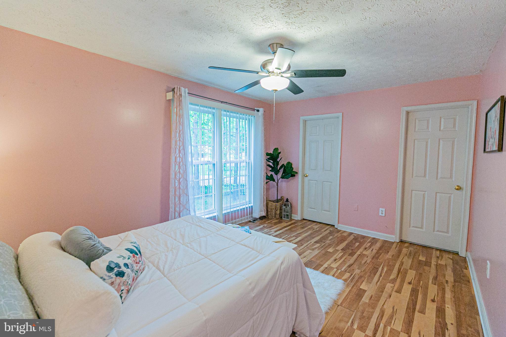 LAKE LAND OR - Residential