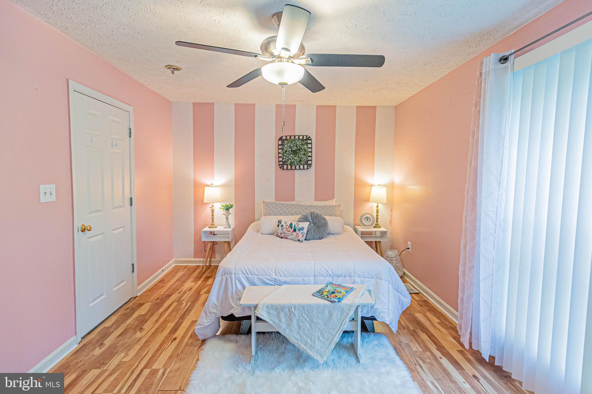 LAKE LAND OR - Residential