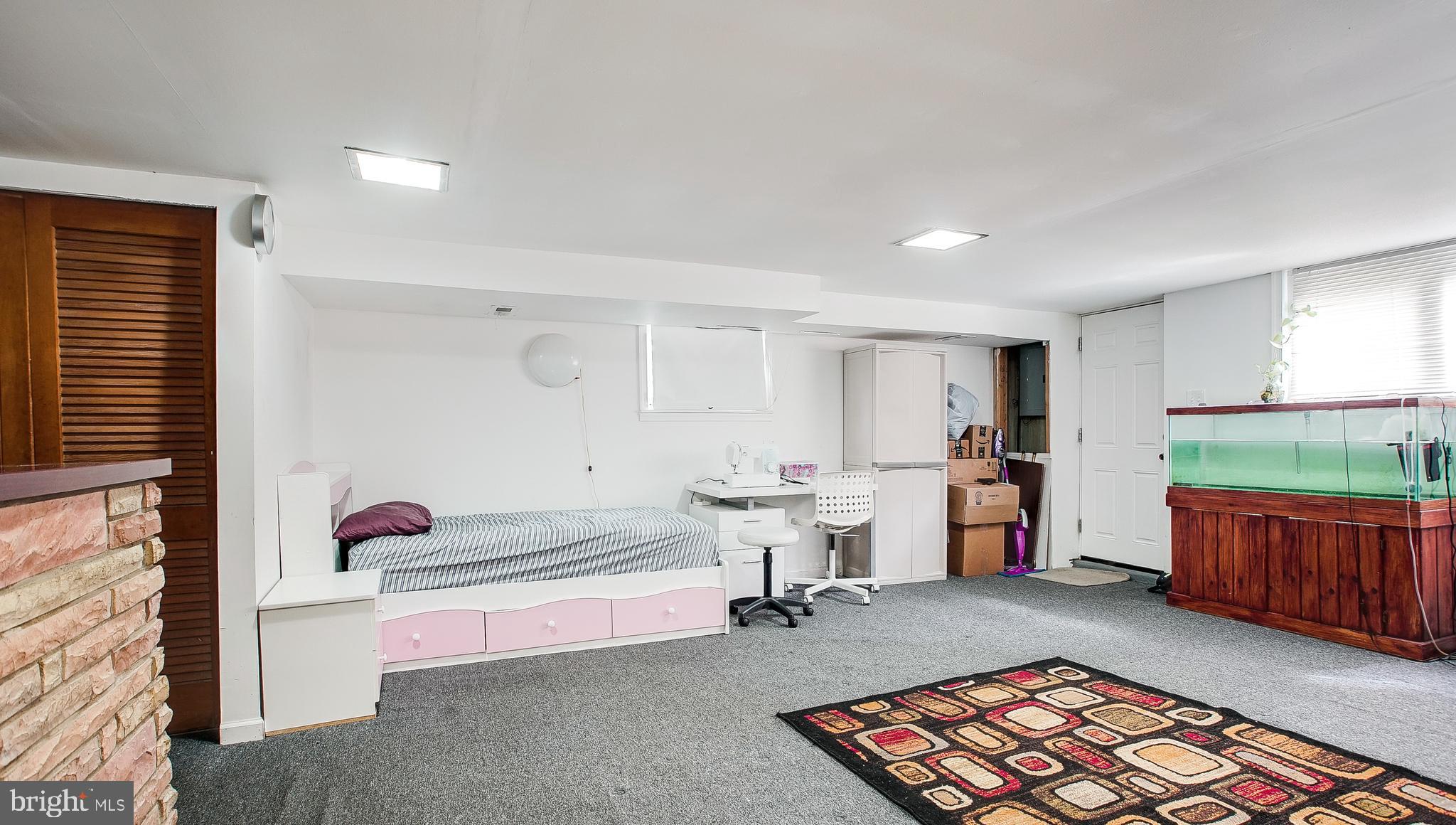 SOMERTON - Residential
